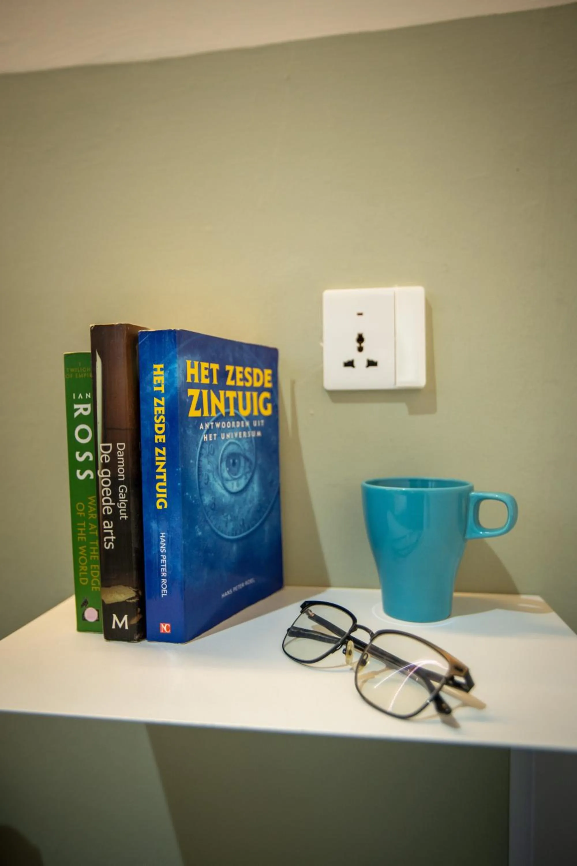 The Brownstone Hostel & Space