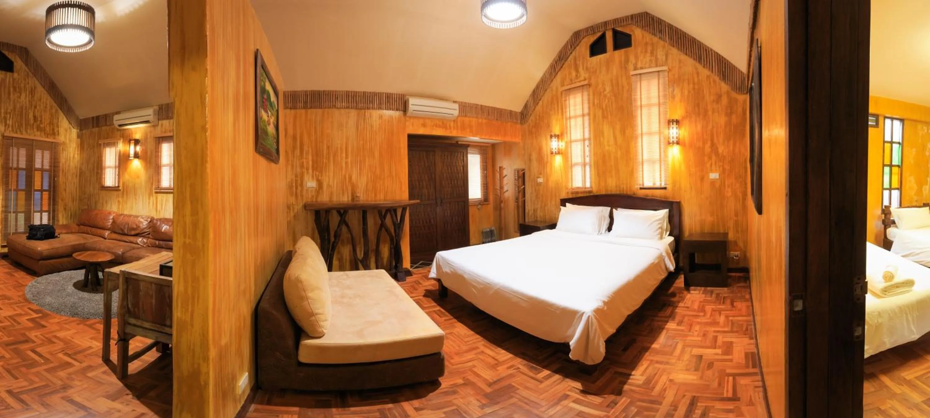 Living room, Bed in Baanpong Lodge