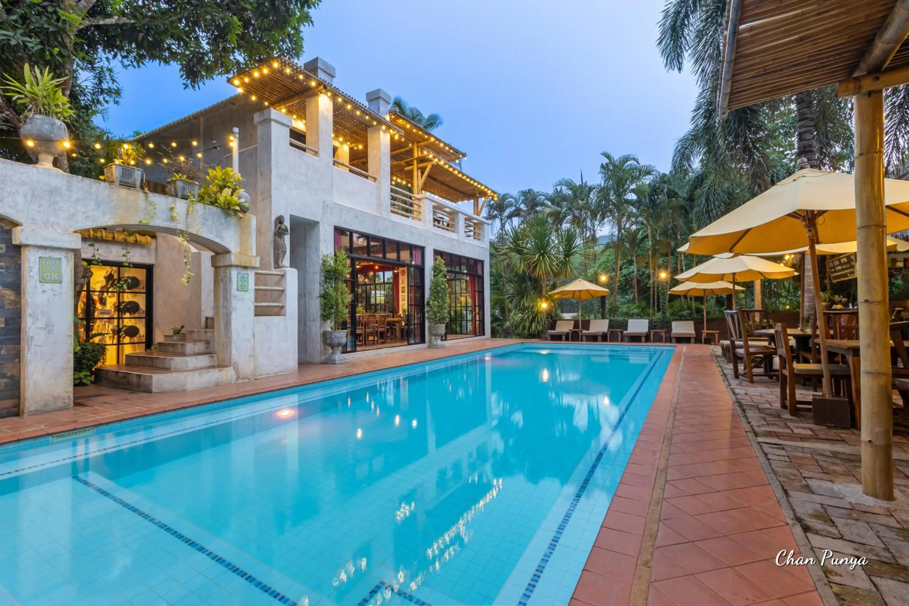 Restaurant/places to eat in Baanpong Lodge