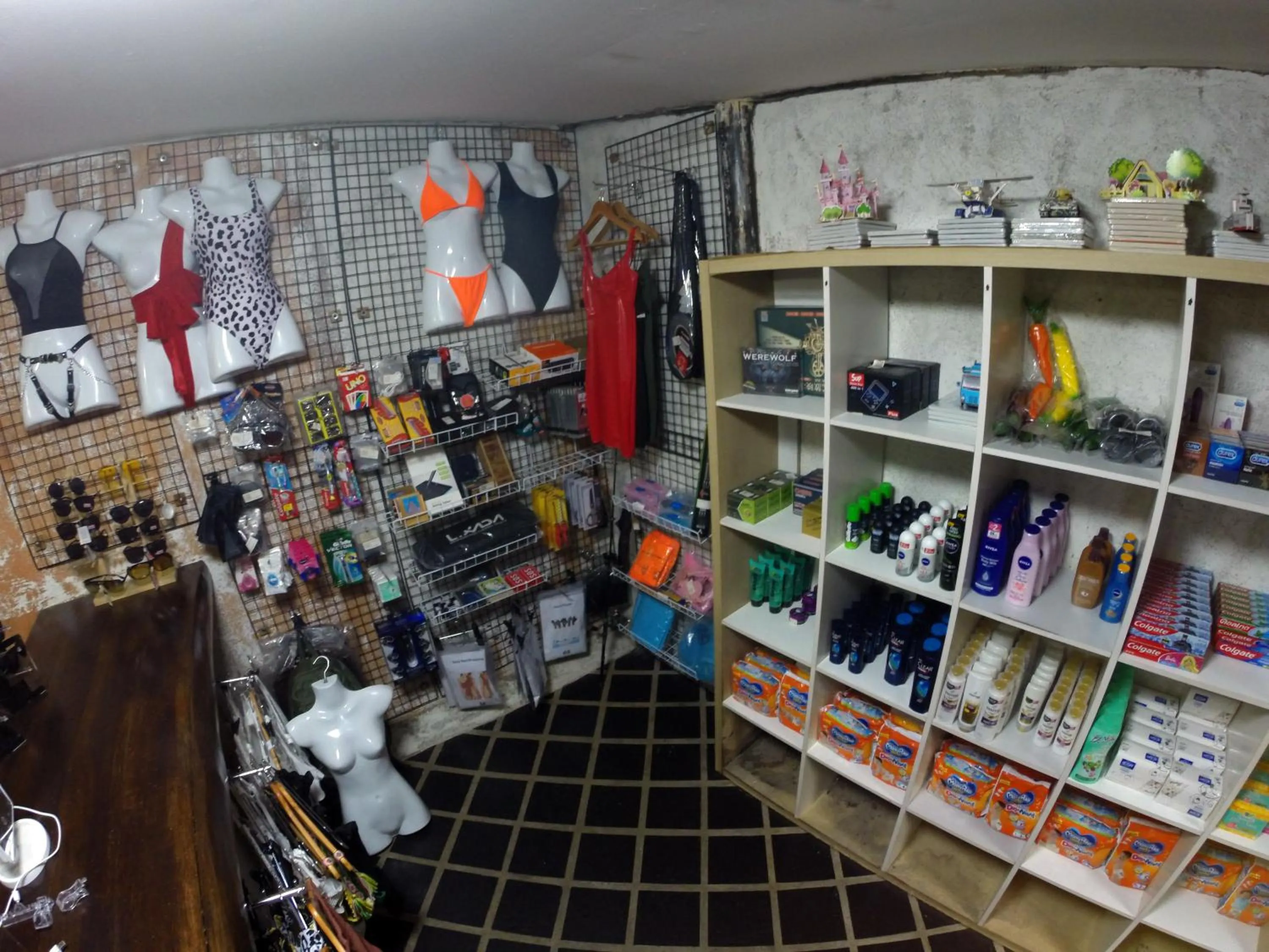 On-site shops in Baanpong Lodge