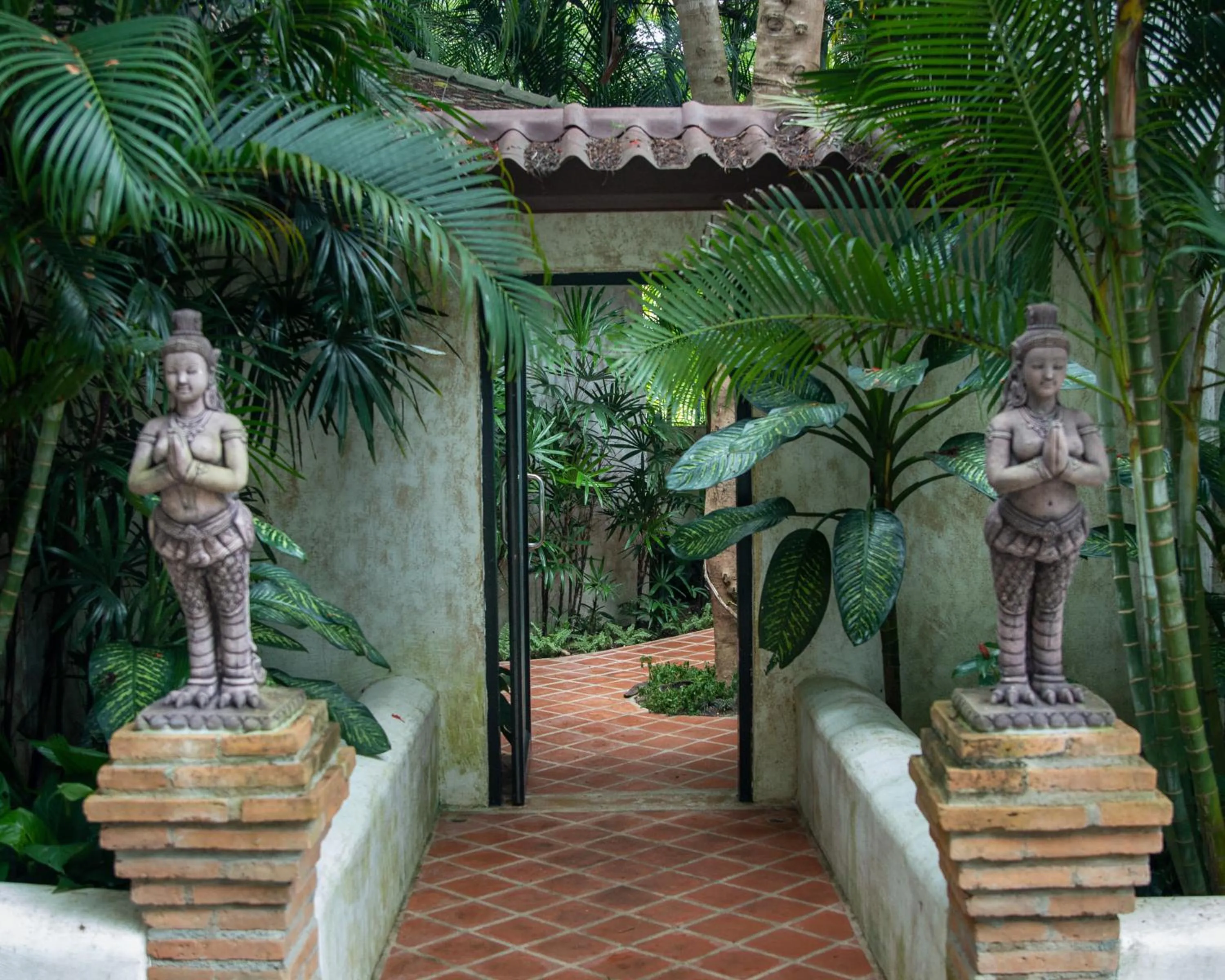 Area and facilities in Baanpong Lodge