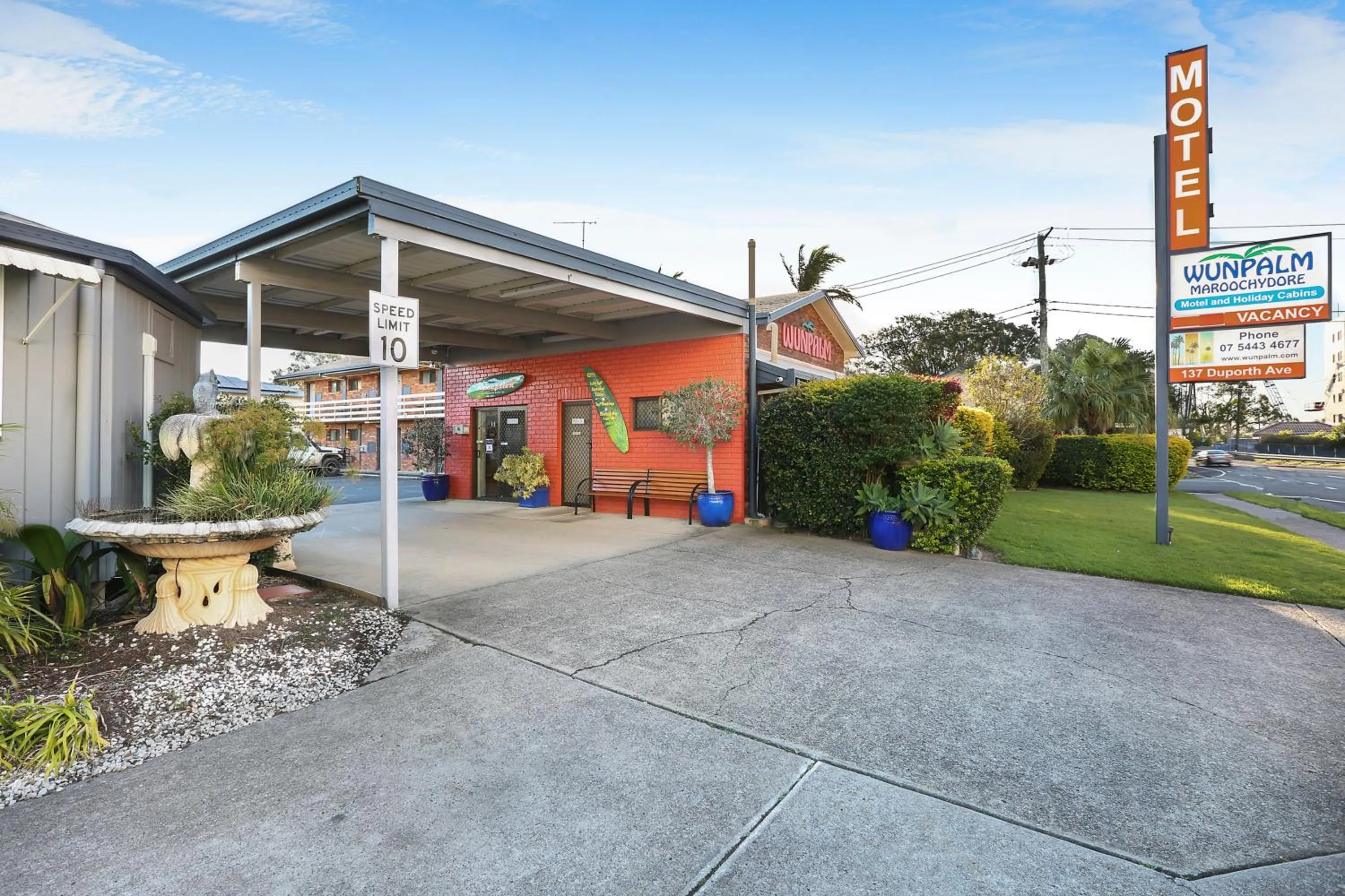 Wunpalm Motel & Cabins - Late check-in available