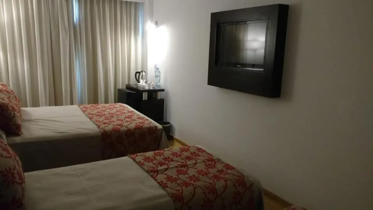 Bed in Palermo Bridge Bed in Palermo Bridge