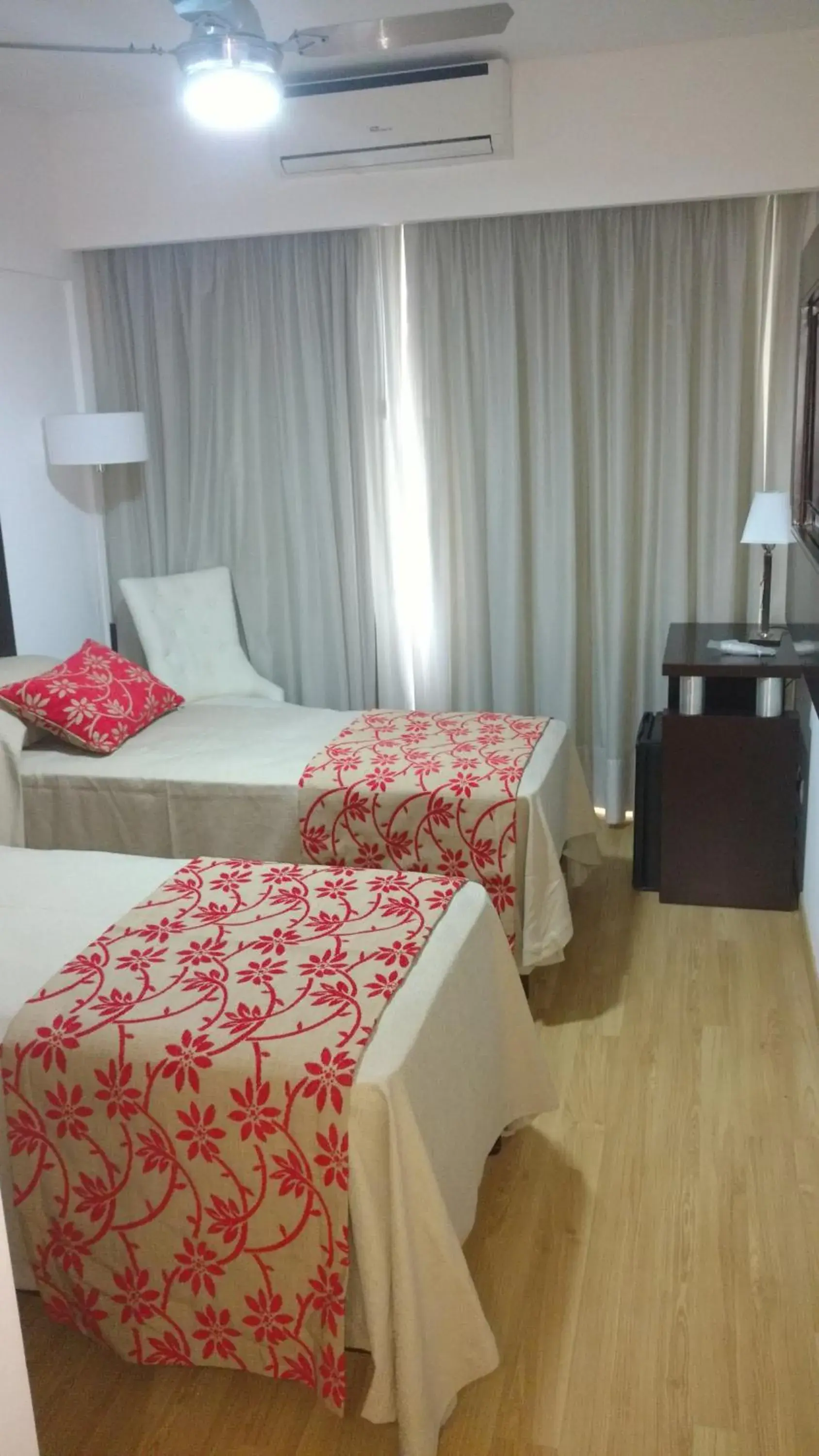 Bed in Palermo Bridge Bed in Palermo Bridge