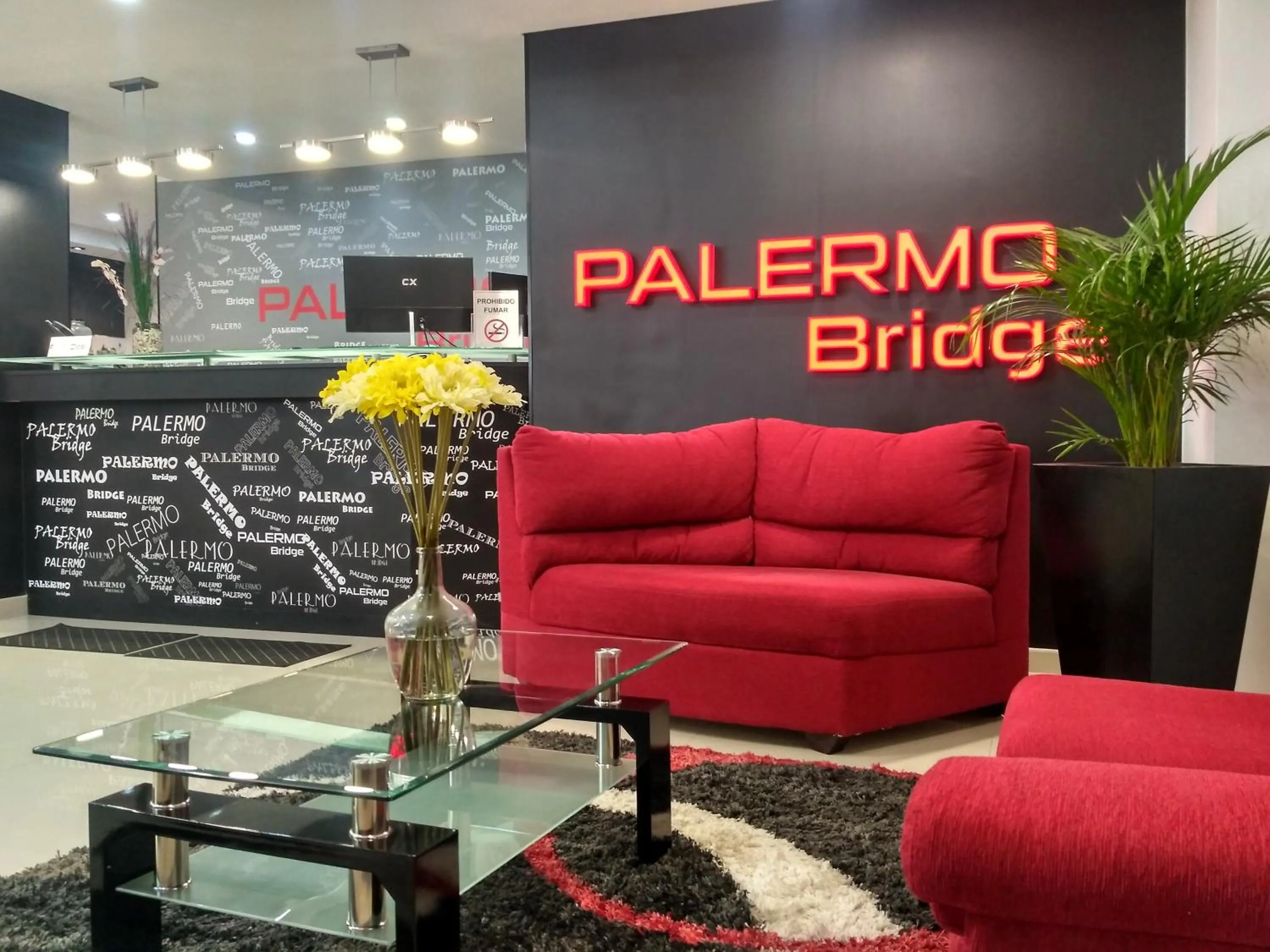Lobby or reception in Palermo Bridge