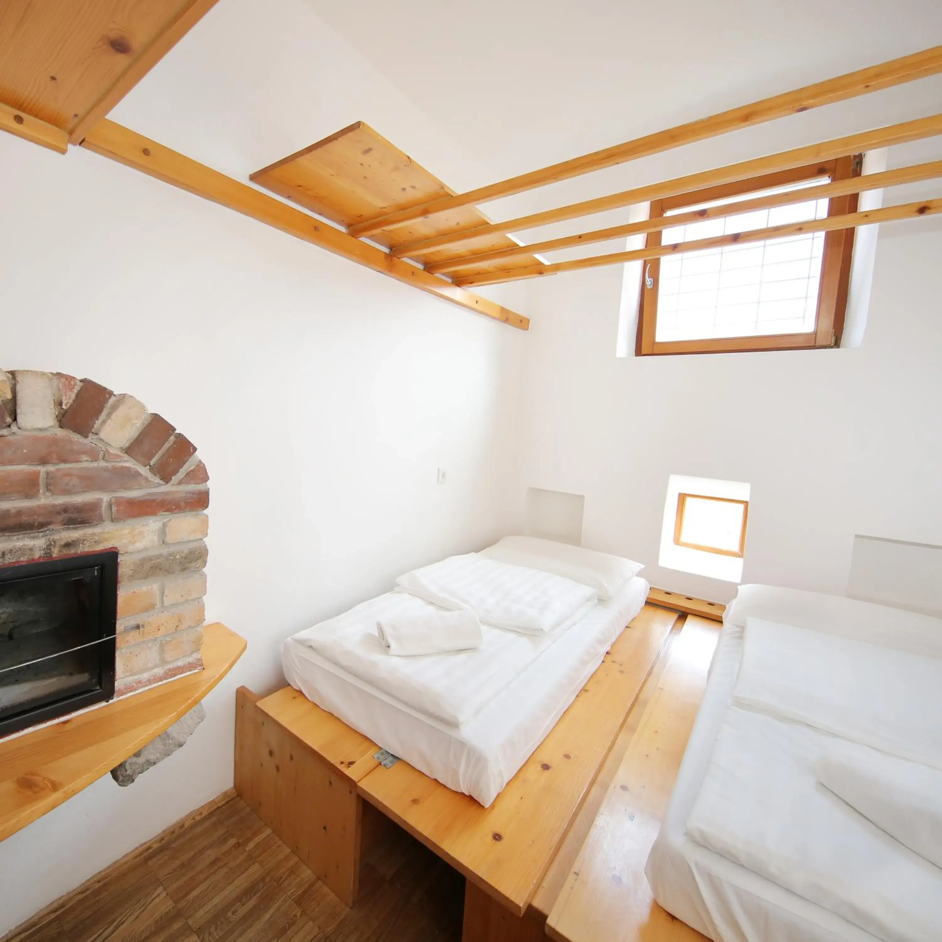Basic Triple Room with Shared Bathroom in Hostel Celica Basic Triple Room with Shared Bathroom in Hostel Celica