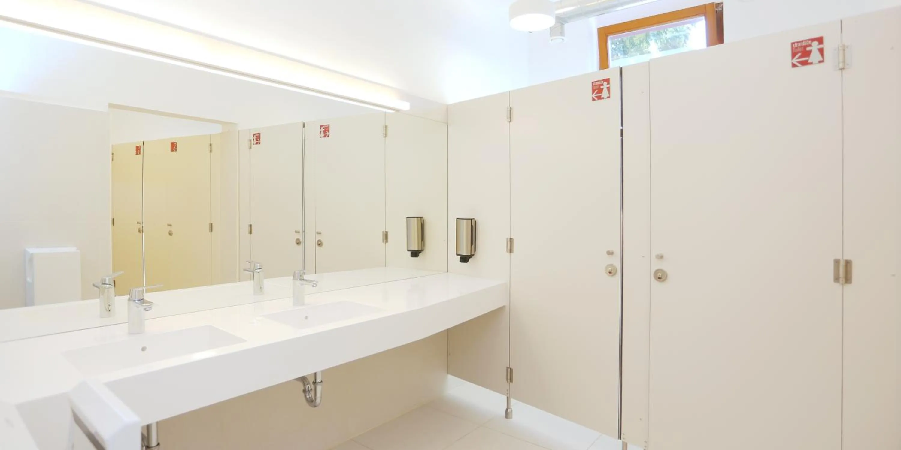 Bathroom in Hostel Celica