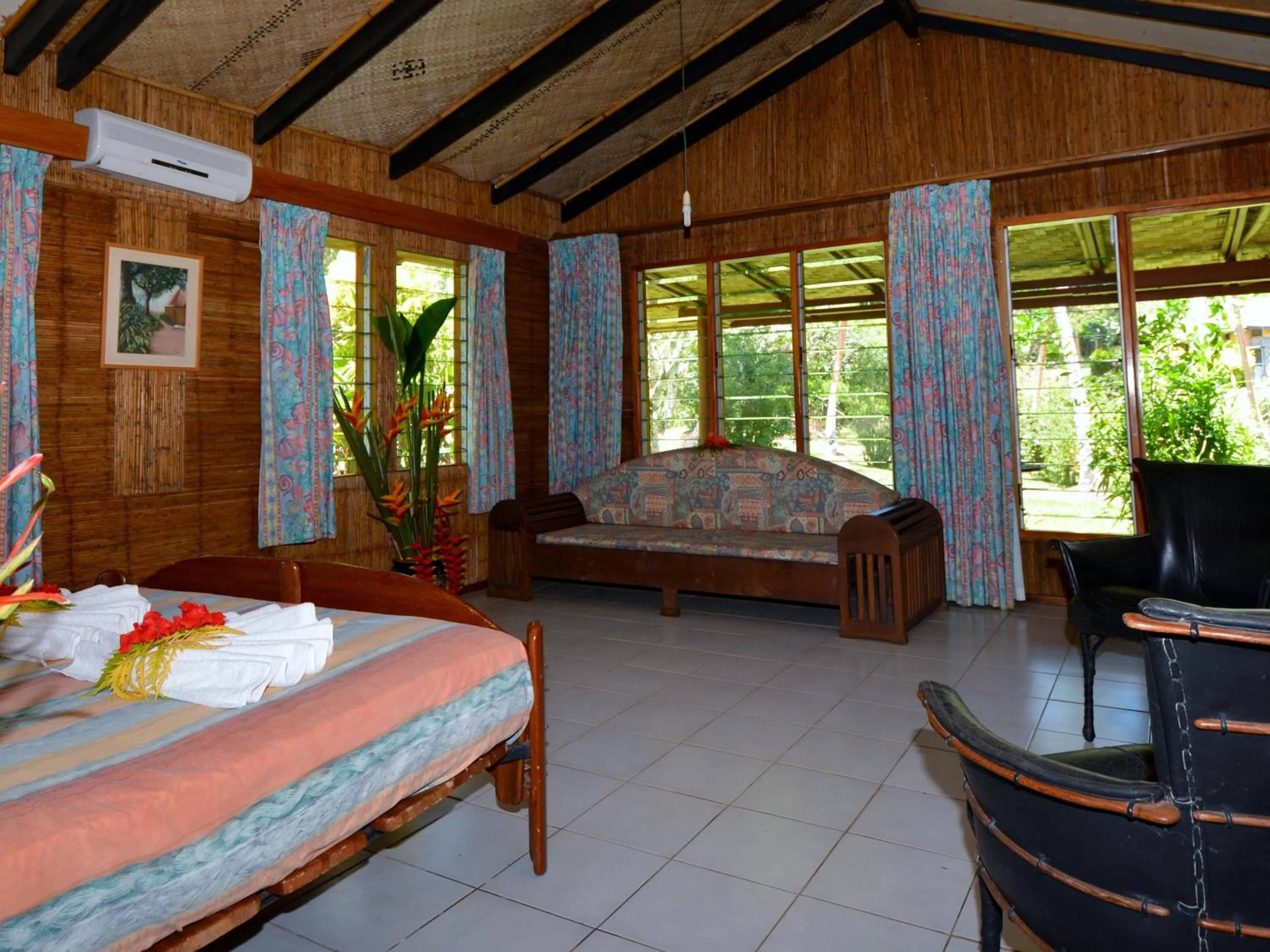 Decorative detail, Bed in Maravu Taveuni Lodge