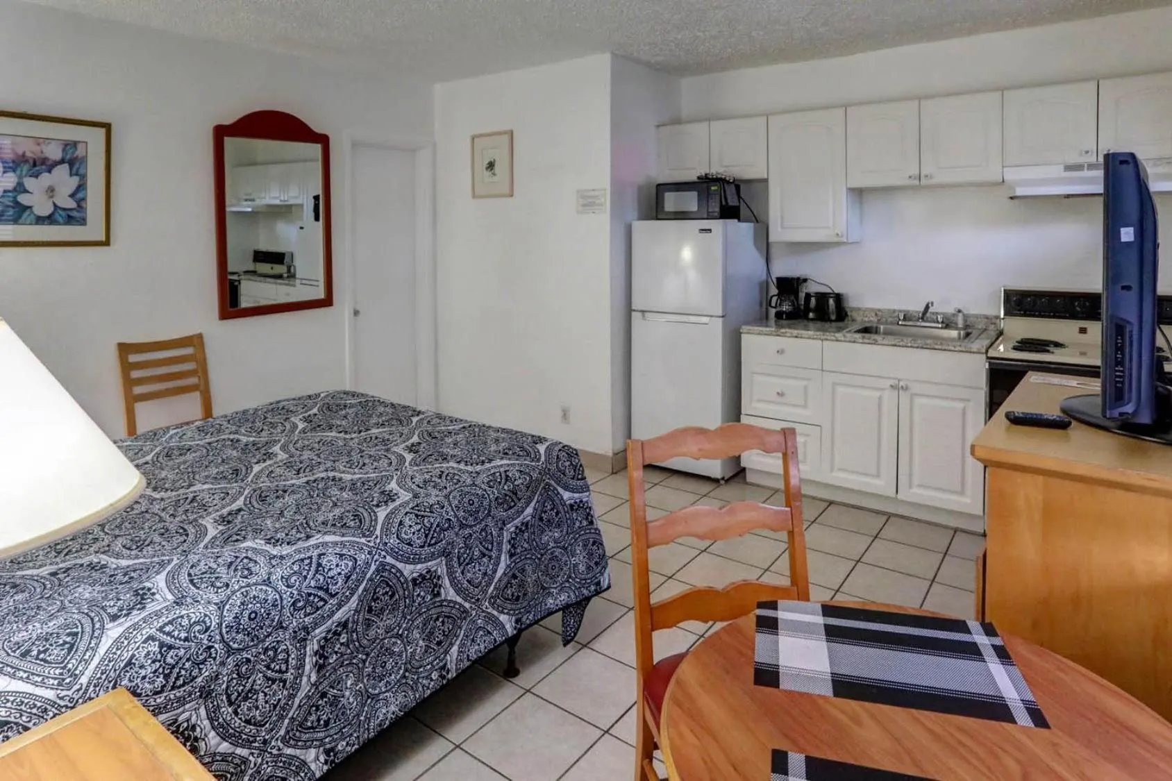 Bed in Richard's Motel