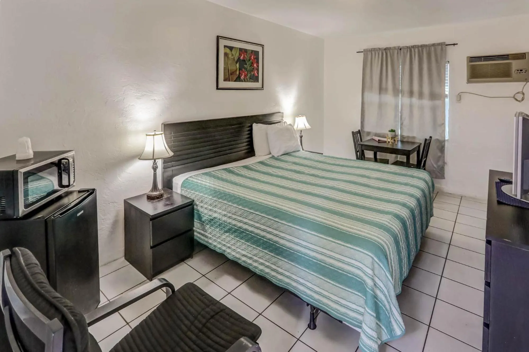 Bed in Richard's Motel