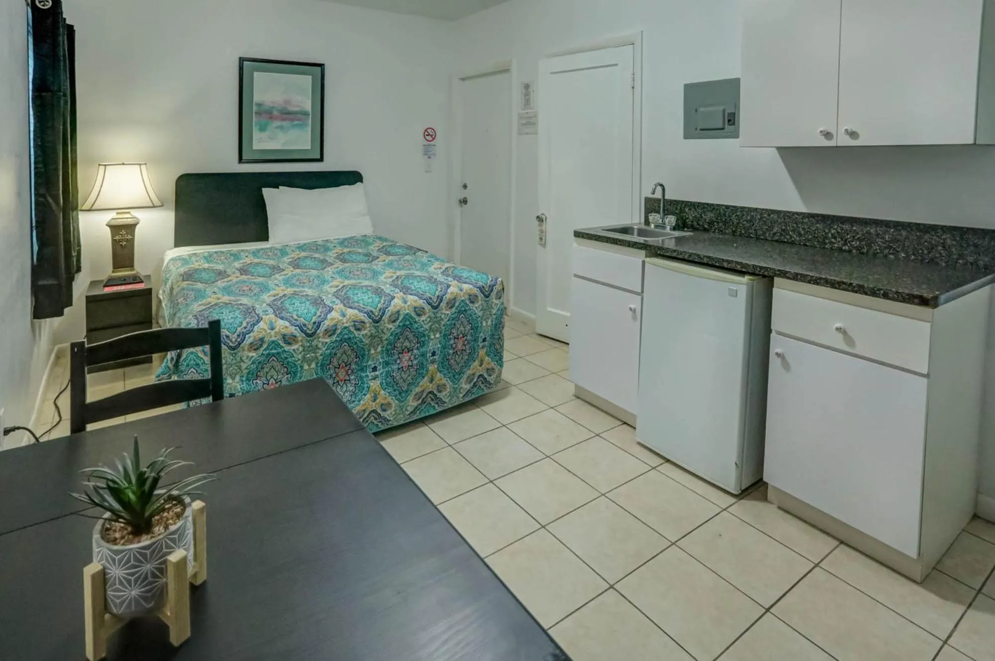 Bed in Richard's Motel