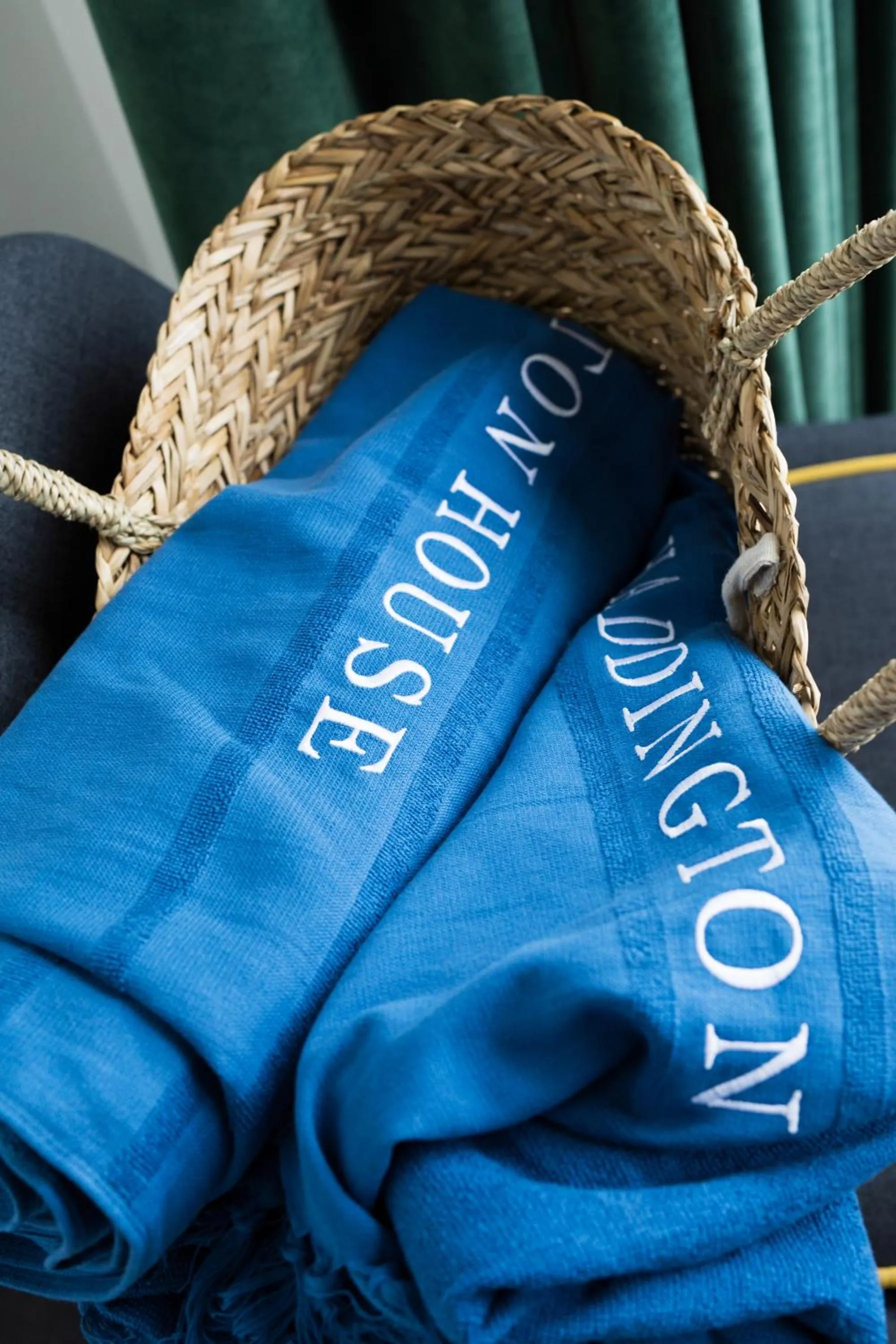 Logo/Certificate/Sign in Haddington House