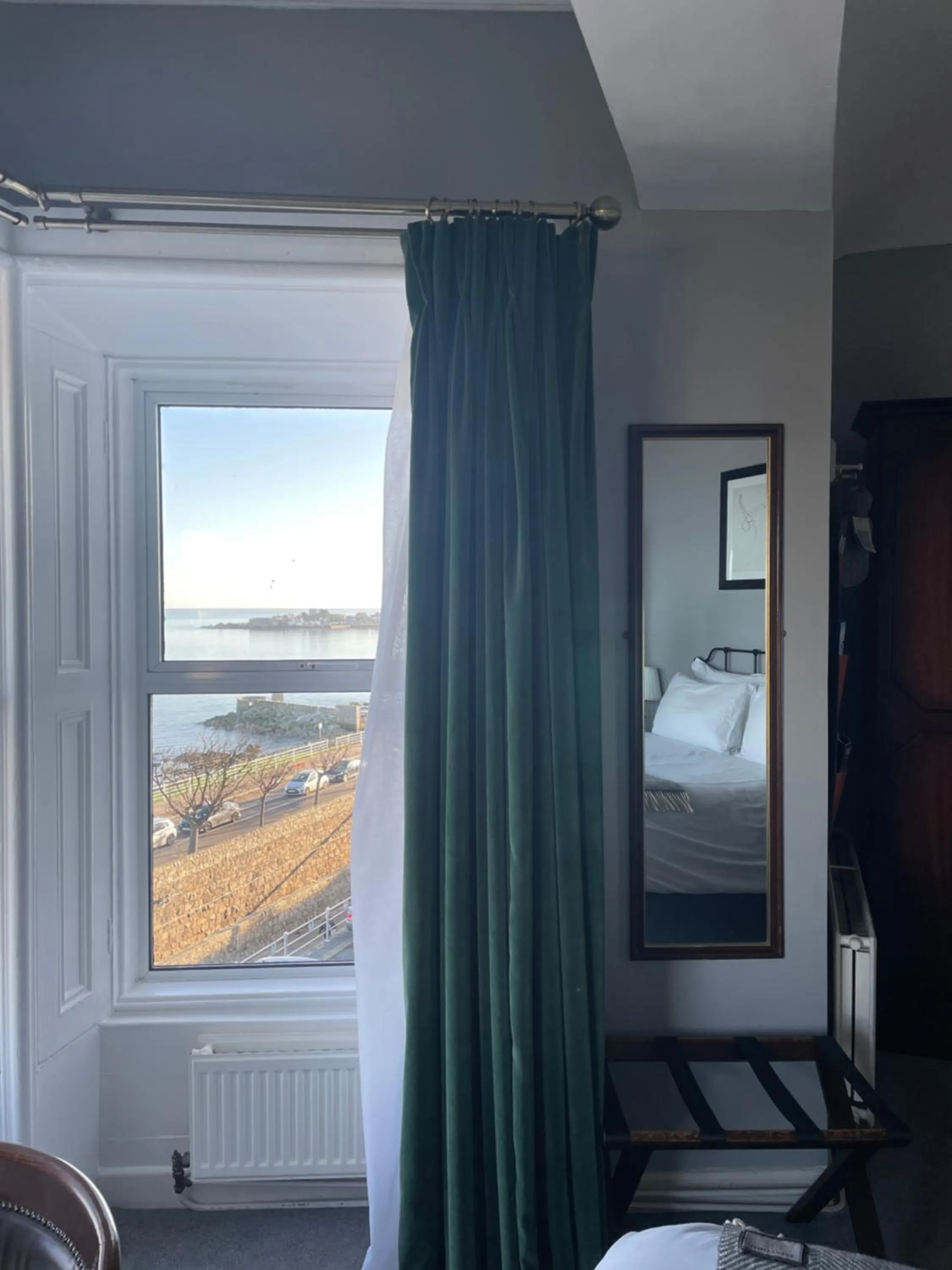 Sea view, Bed in Haddington House