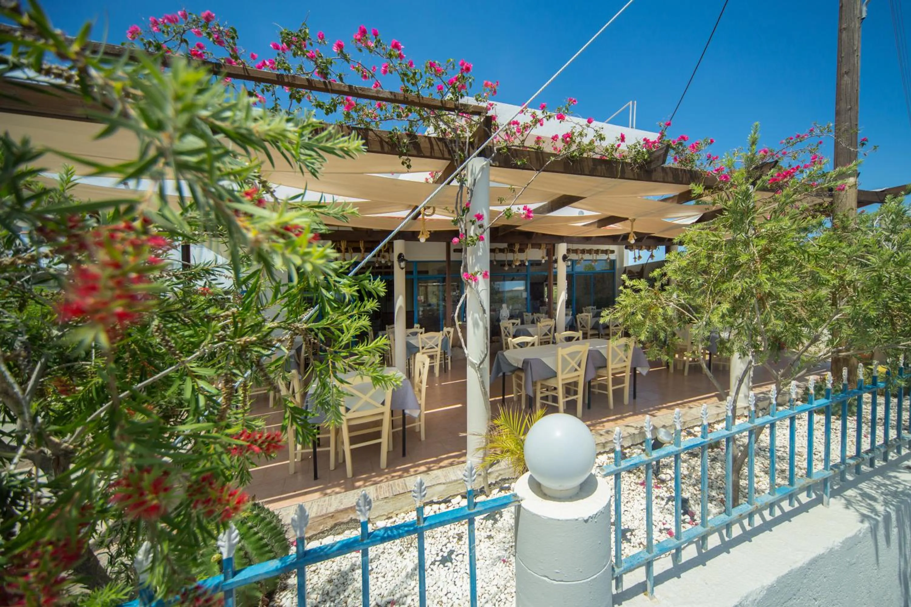 Restaurant/places to eat in Sea Harmony