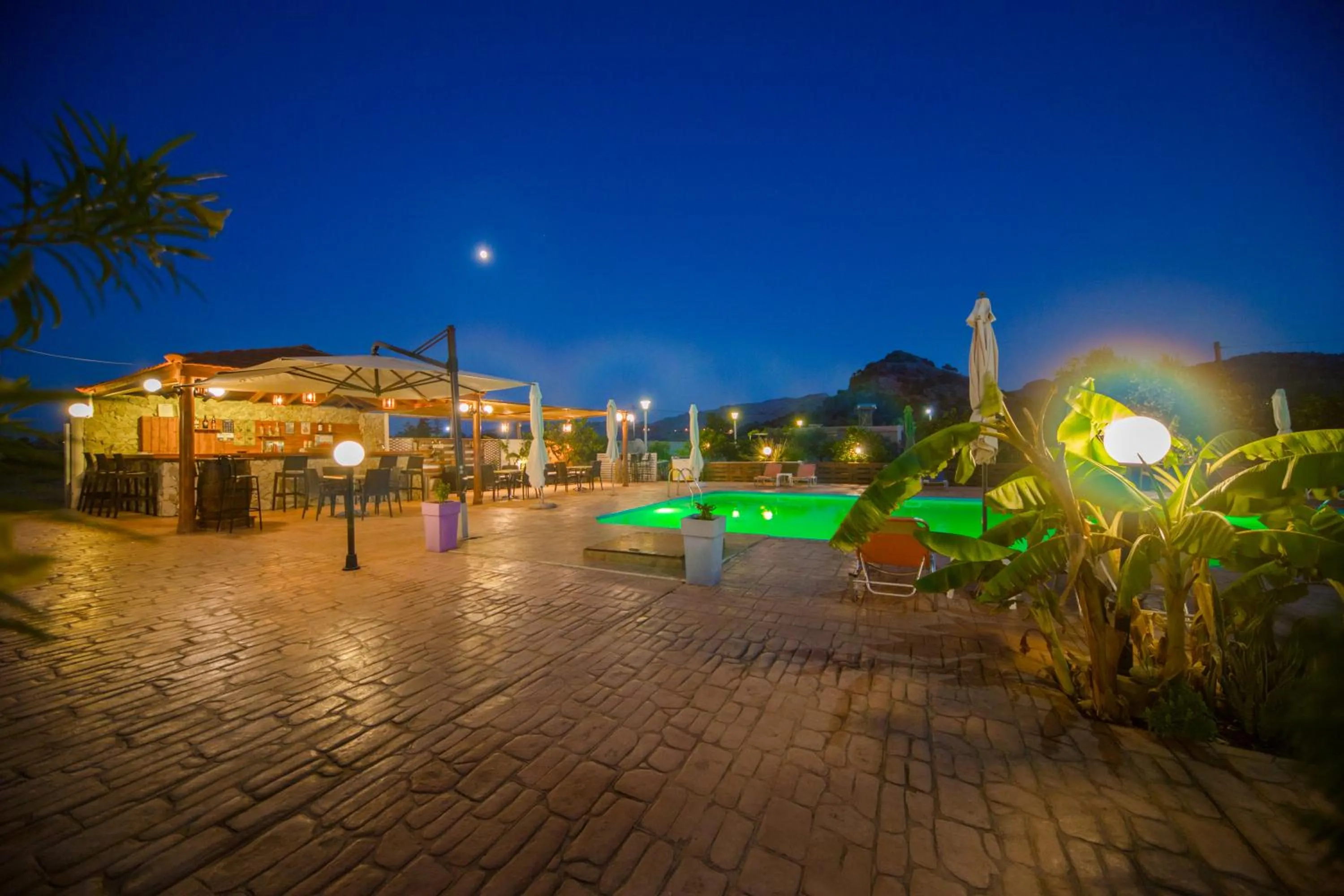 Nightclub / DJ in Sea Harmony