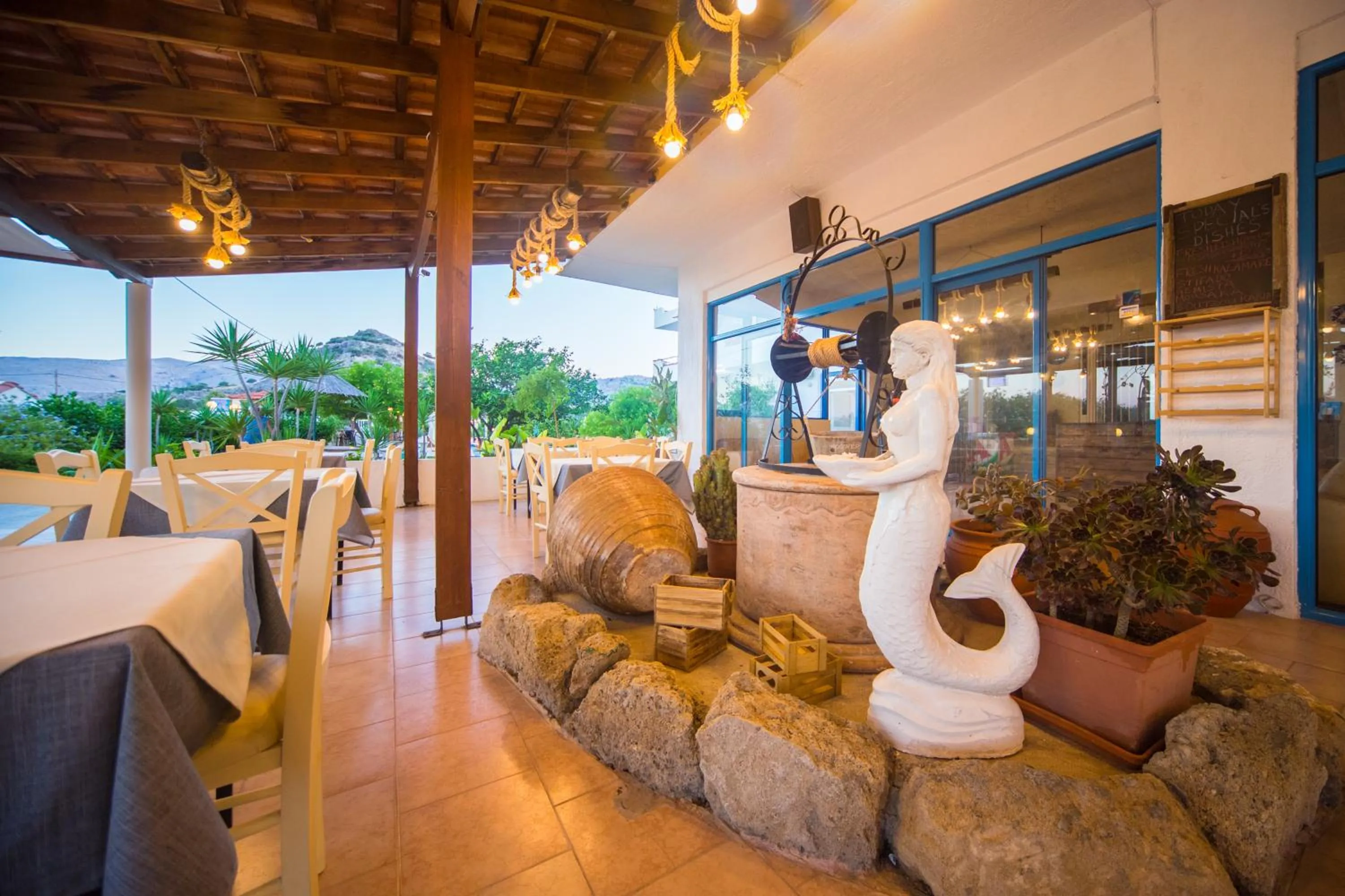 Restaurant/places to eat in Sea Harmony