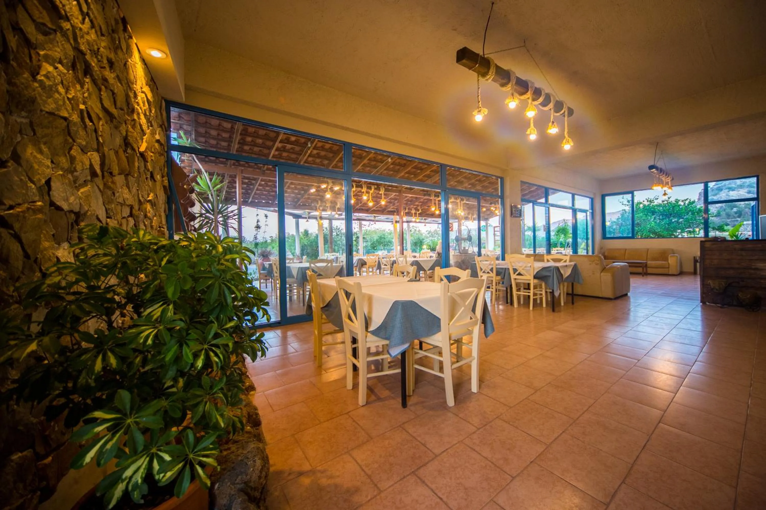 Restaurant/places to eat in Sea Harmony