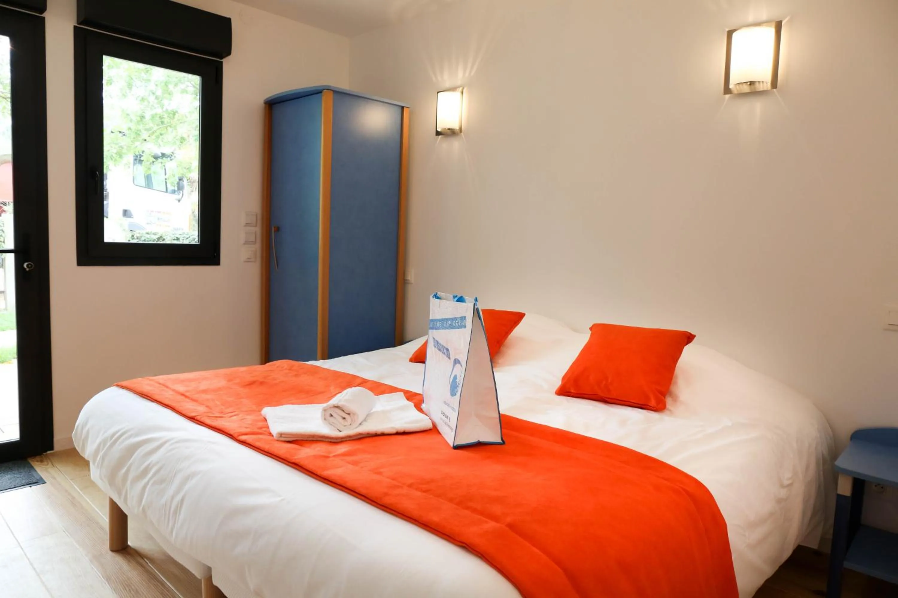 Photo of the whole room, Bed in Cap Océan