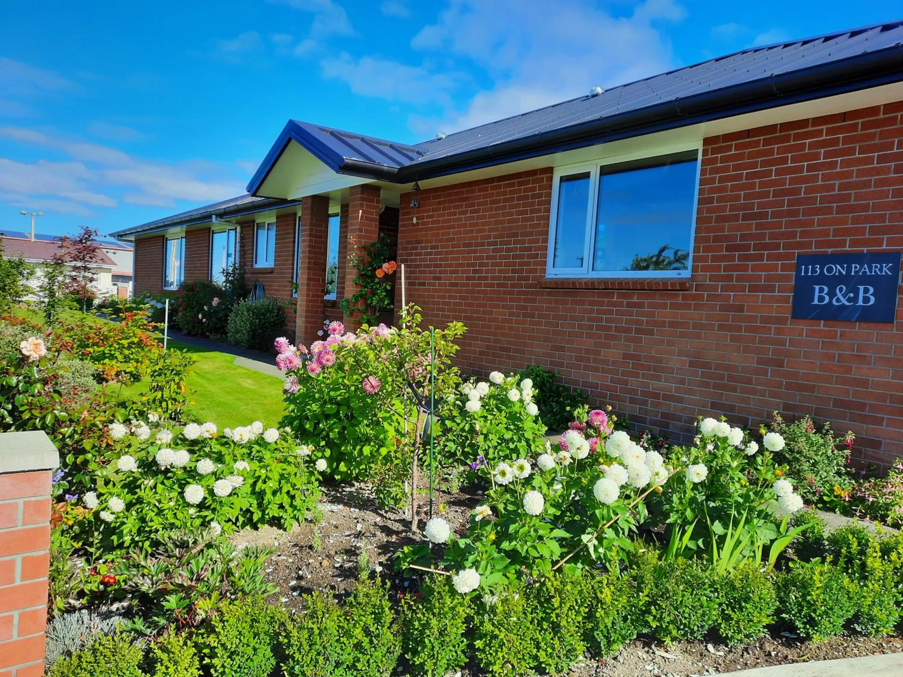 Garden in 113 On Park