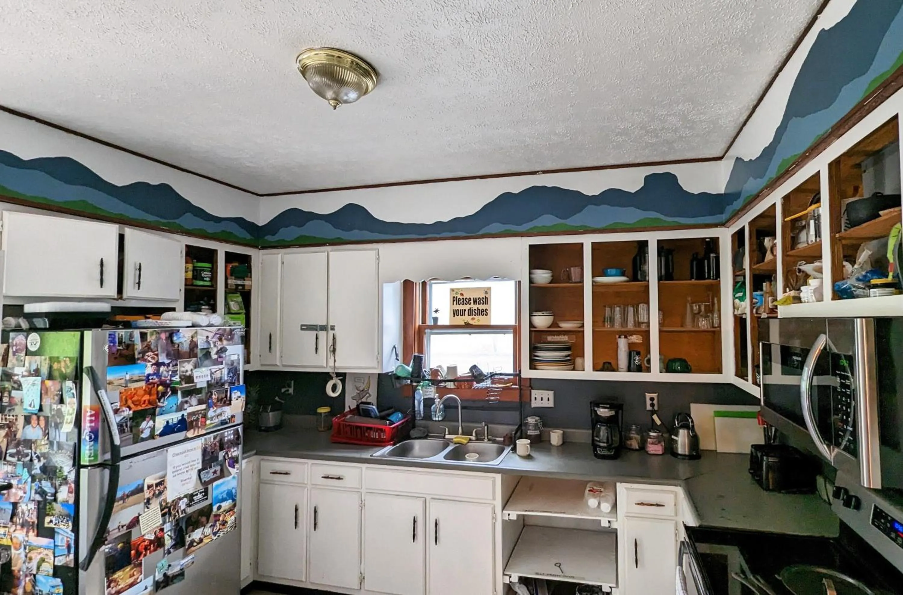 Bon Paul & Sharky's Hostel