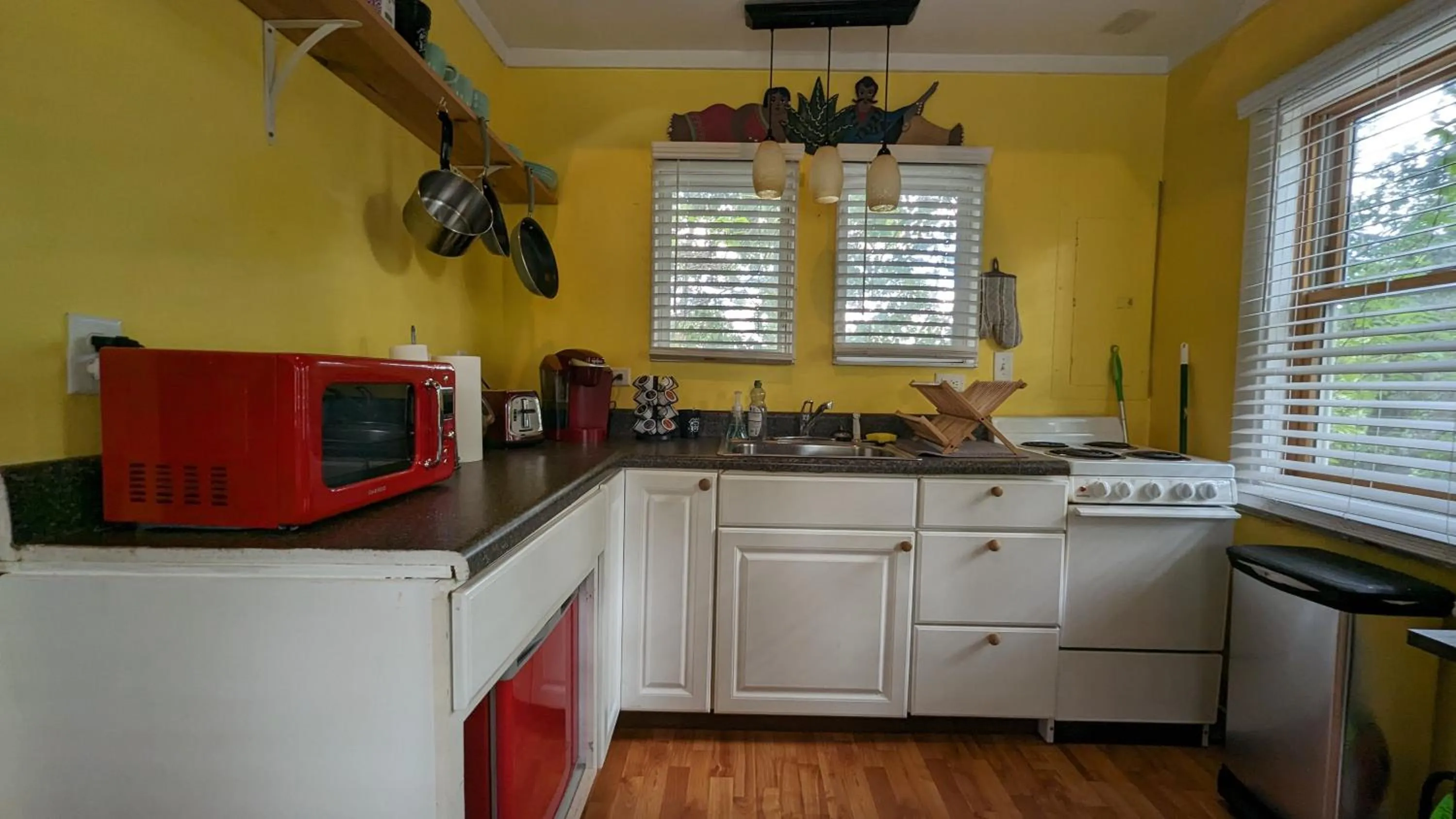 Bon Paul & Sharky's Hostel