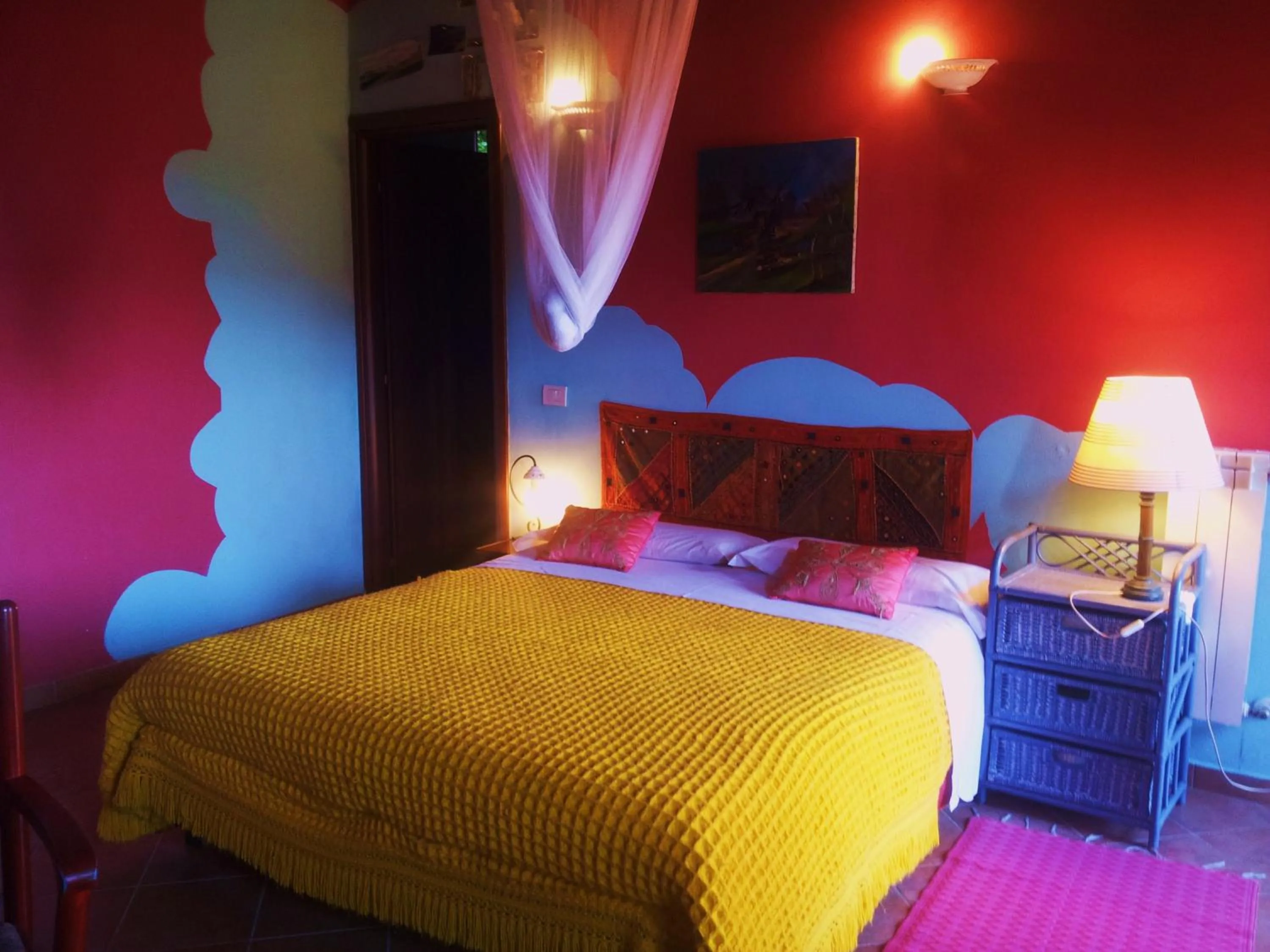 Decorative detail, Bed in B&B Il Pioppo E La Fonte