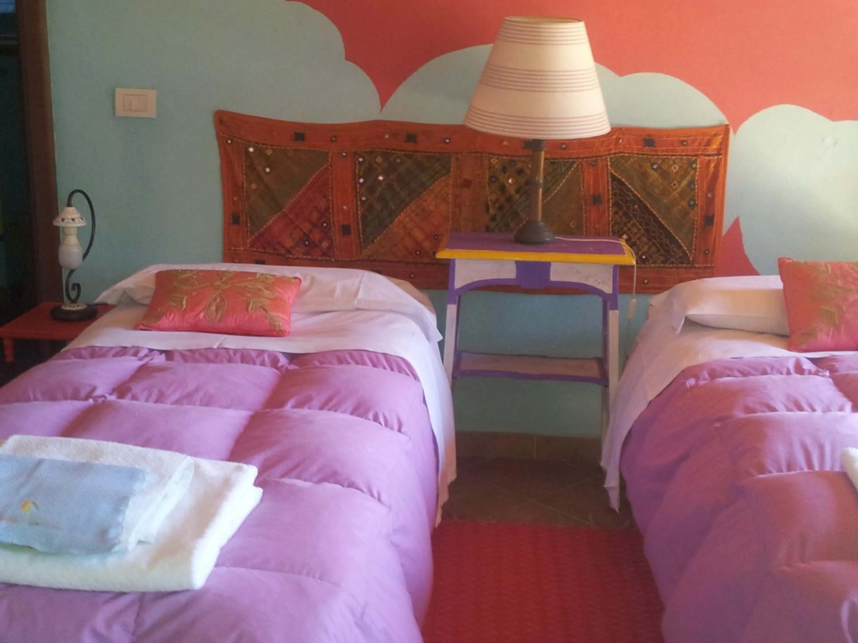 Decorative detail, Bed in B&B Il Pioppo E La Fonte