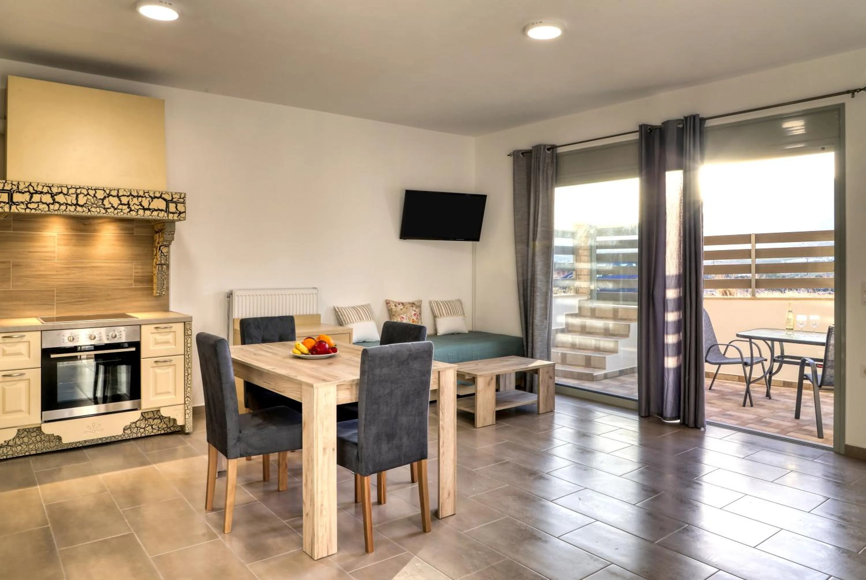 Helios Studios & Apartments