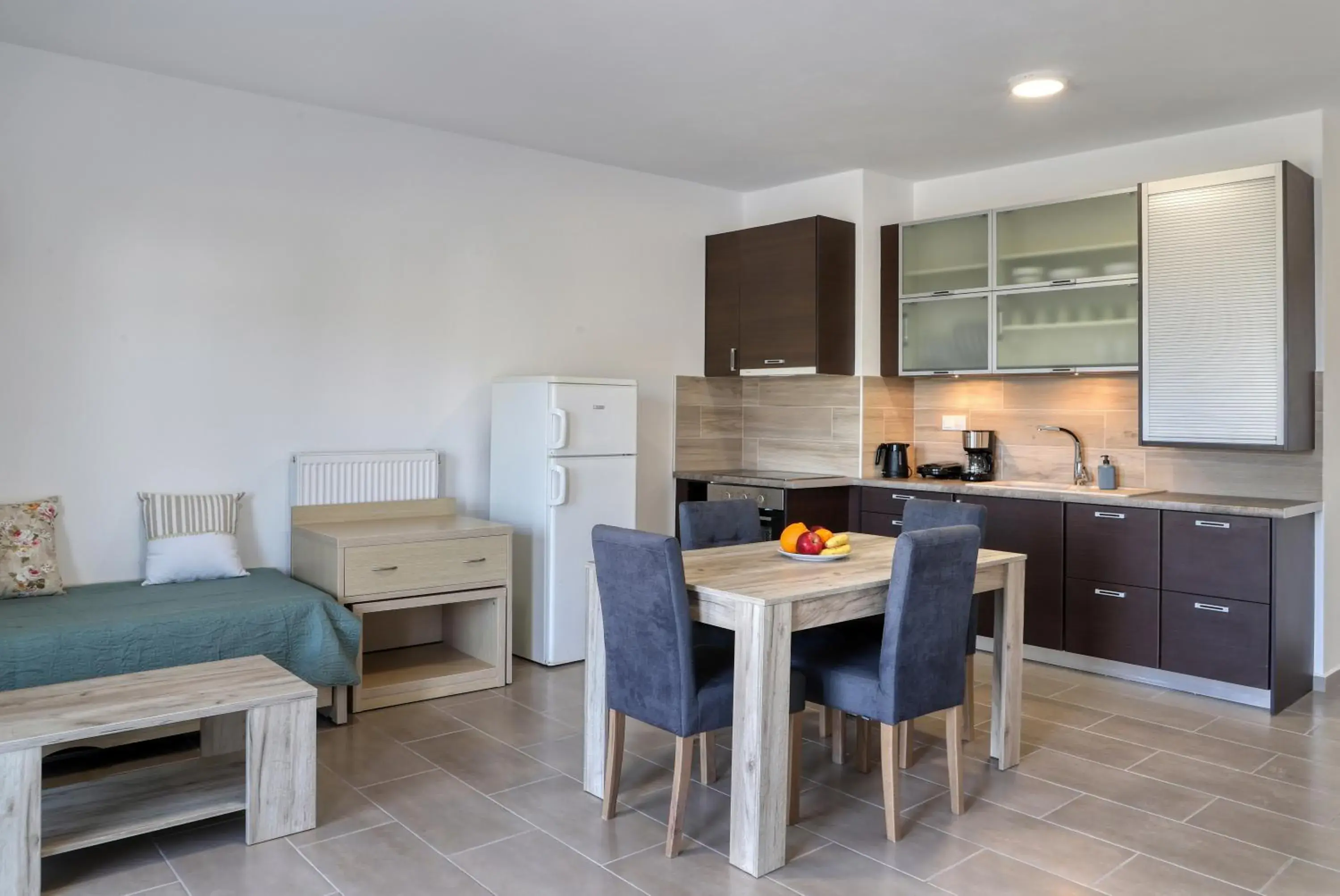 Two-Bedroom Apartment with Bay View in Helios Studios & Apartments Two-Bedroom Apartment with Bay View in Helios Studios & Apartments