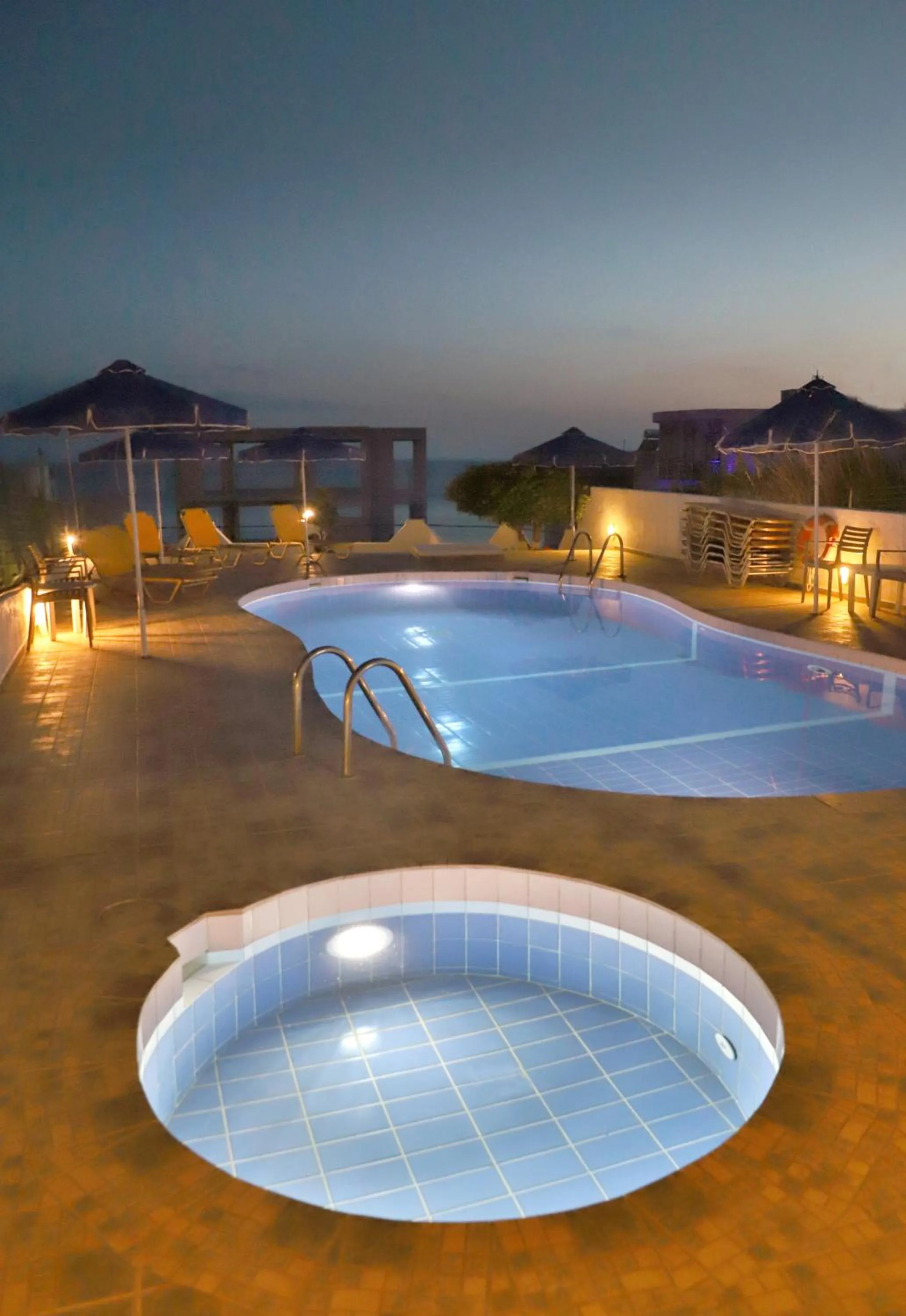 Helios Studios & Apartments