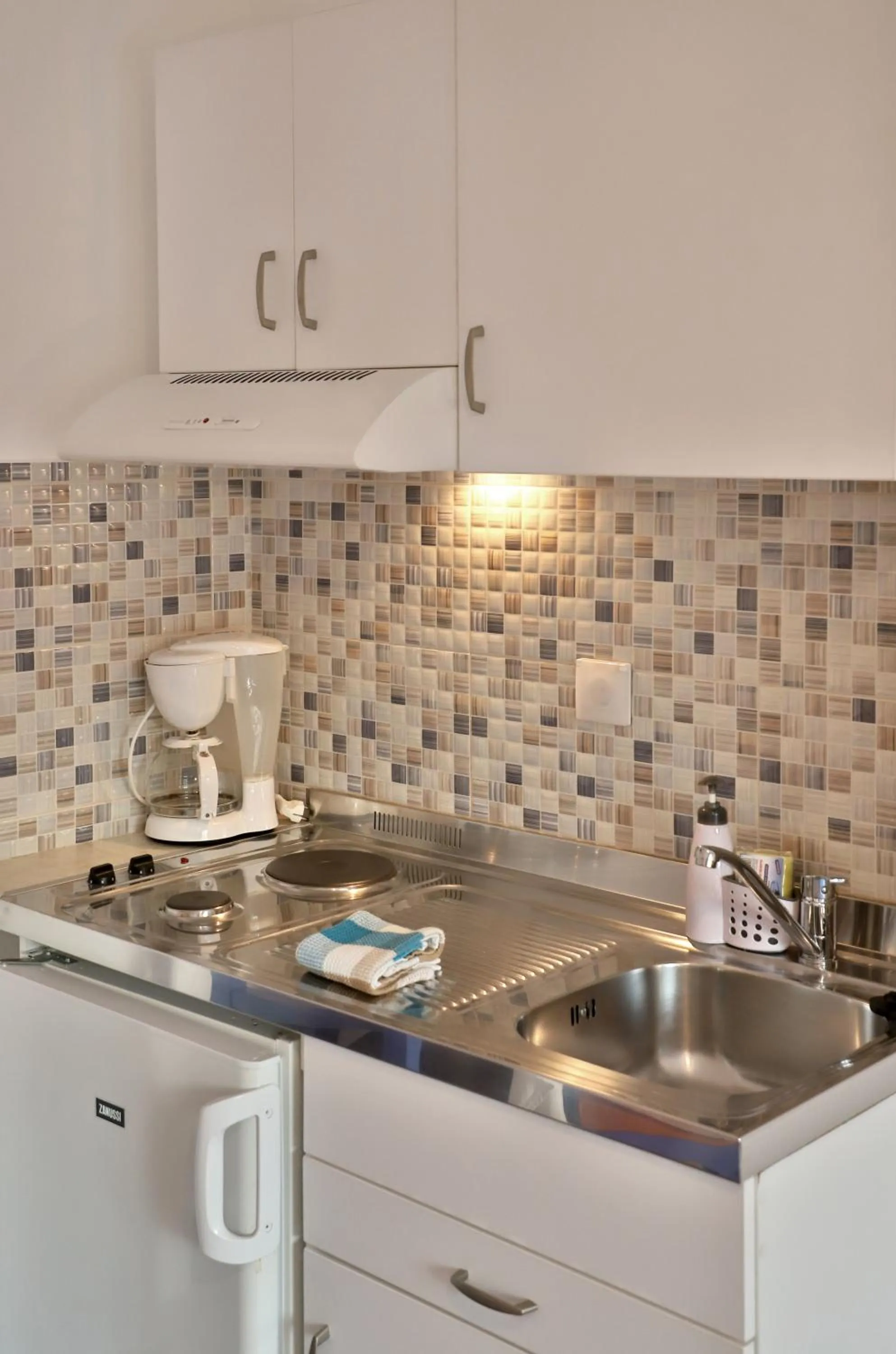 Helios Studios & Apartments