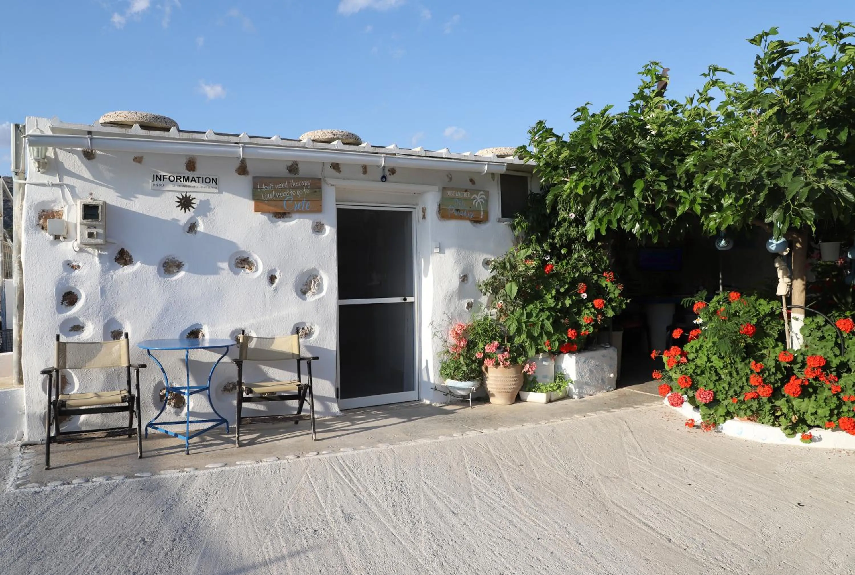 Helios Studios & Apartments