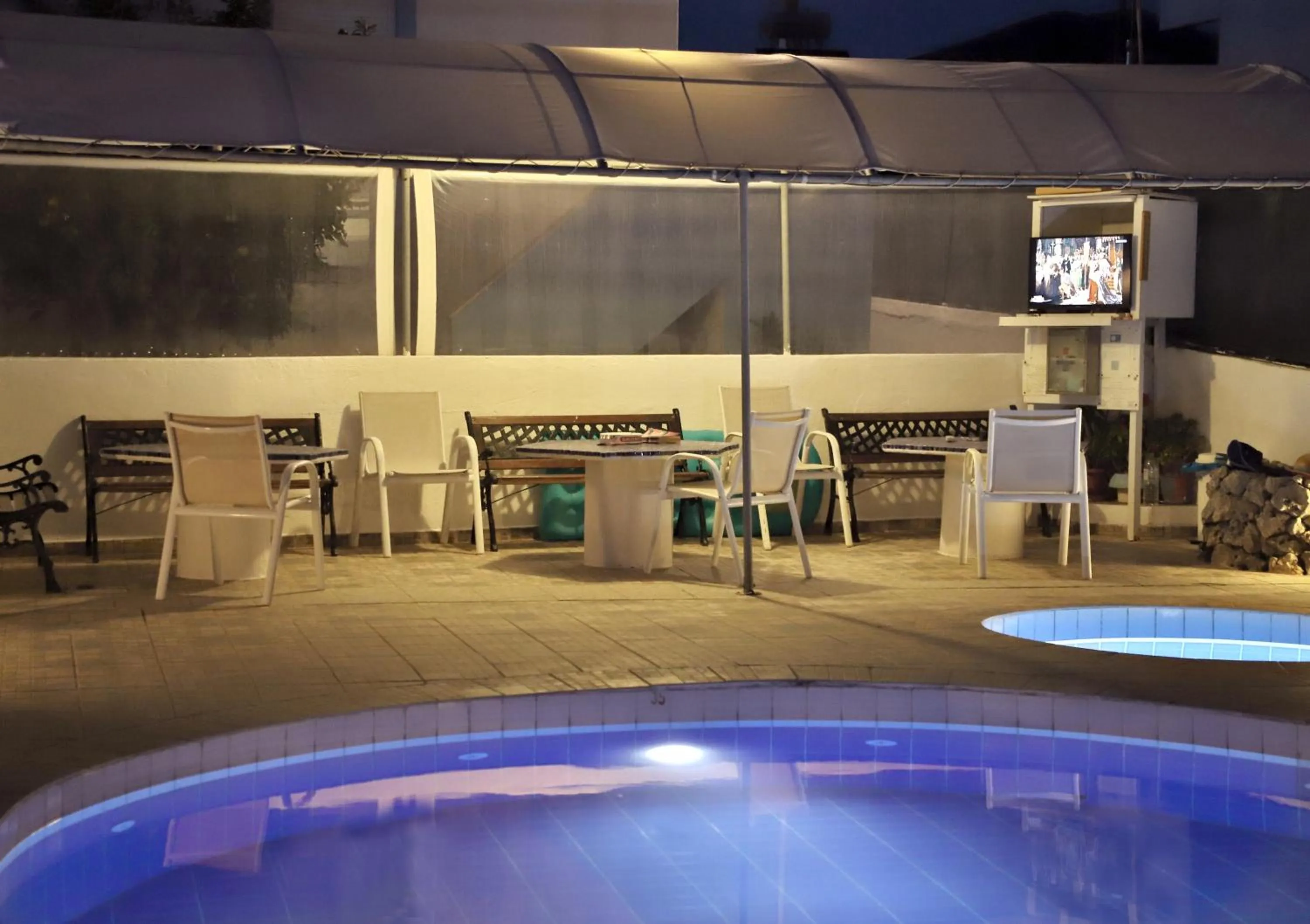 Helios Studios & Apartments