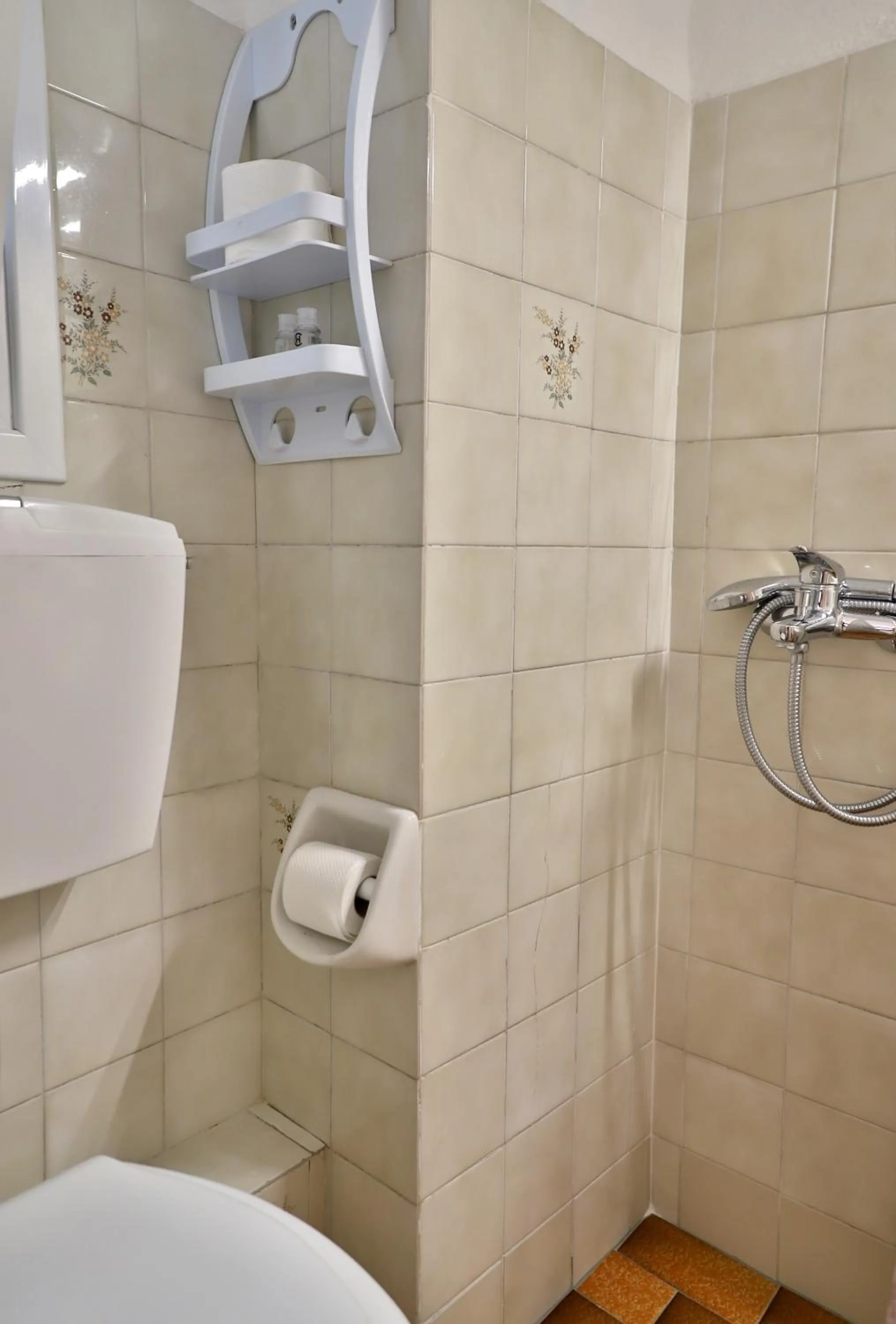 Helios Studios & Apartments