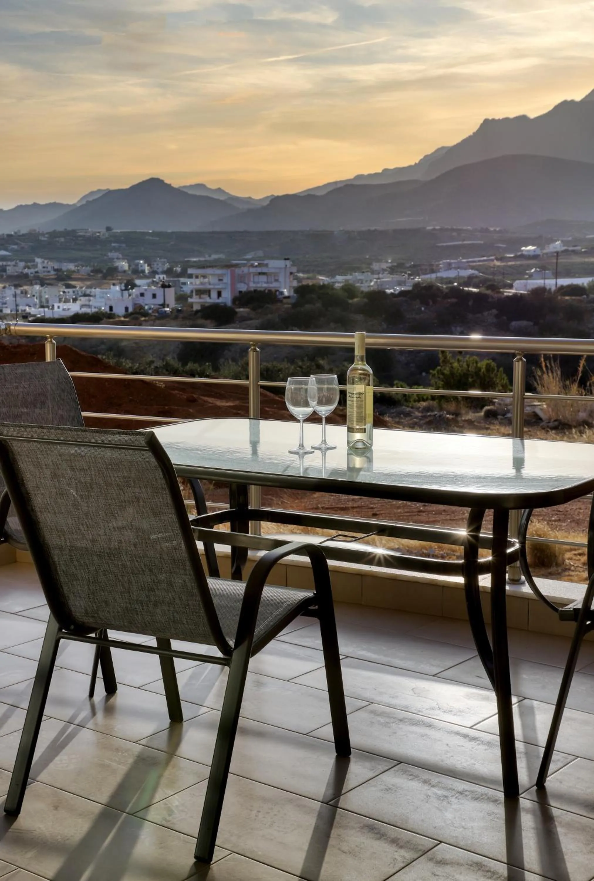 Helios Studios & Apartments