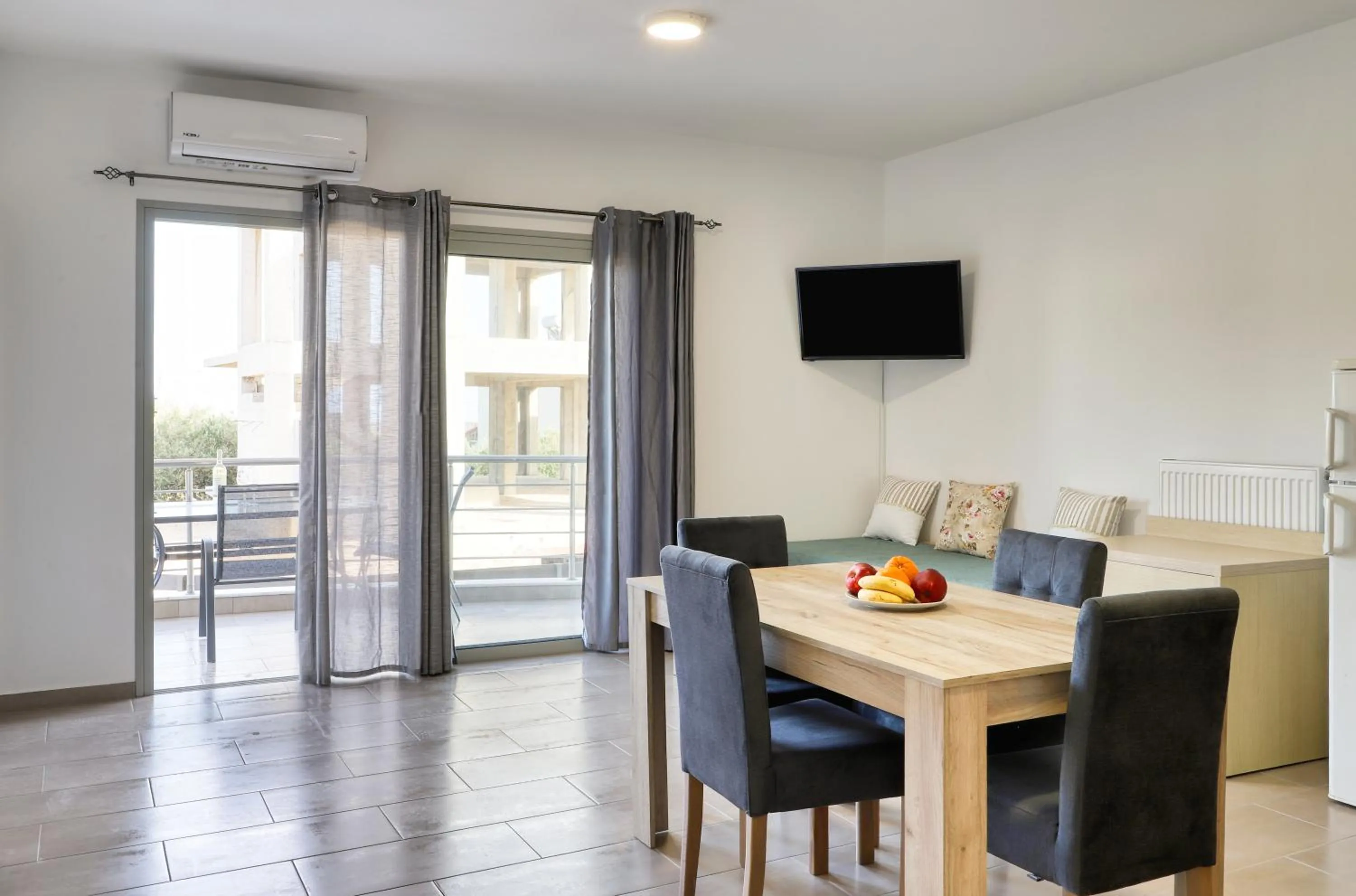 Helios Studios & Apartments