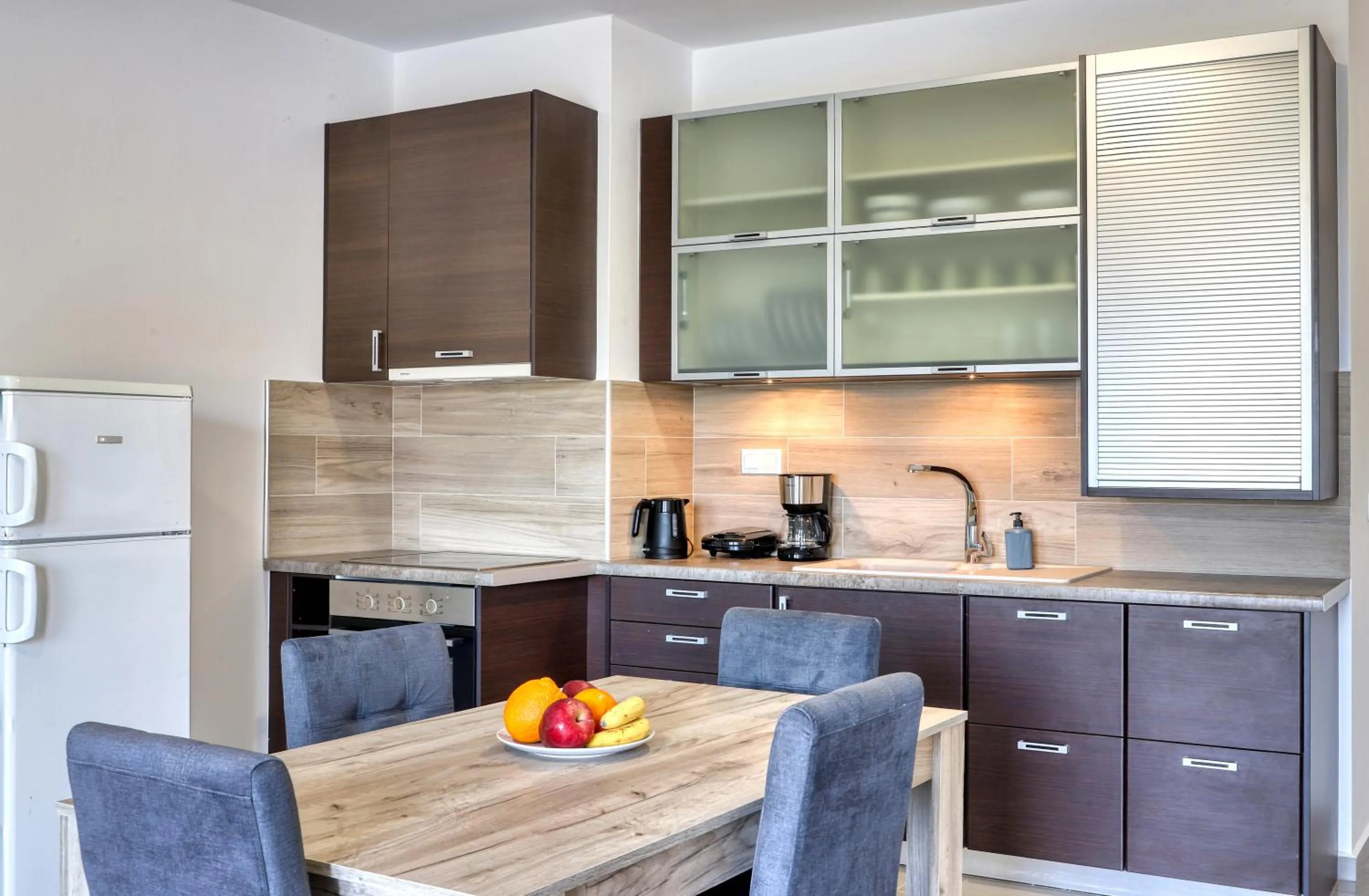 Helios Studios & Apartments