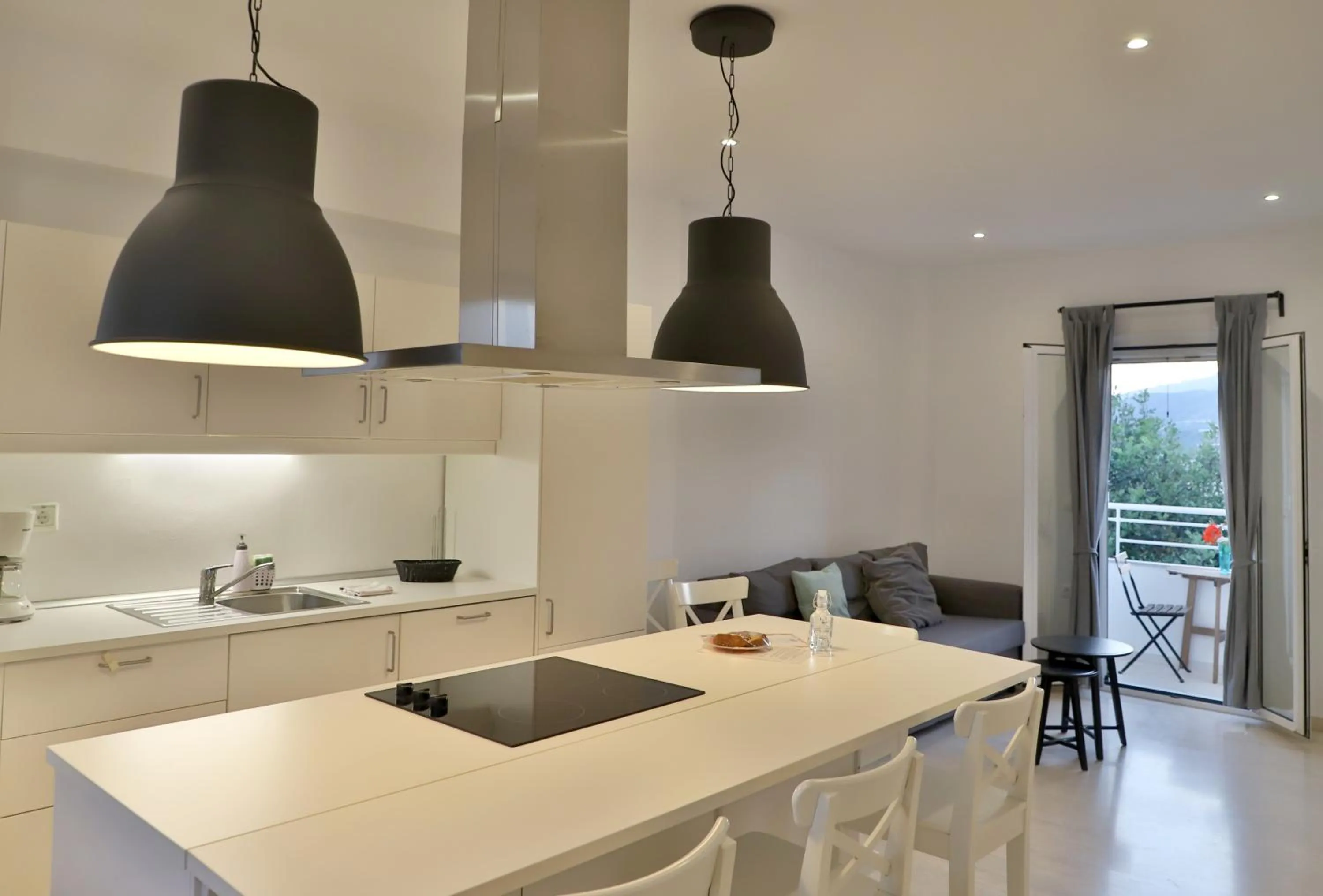 Helios Studios & Apartments