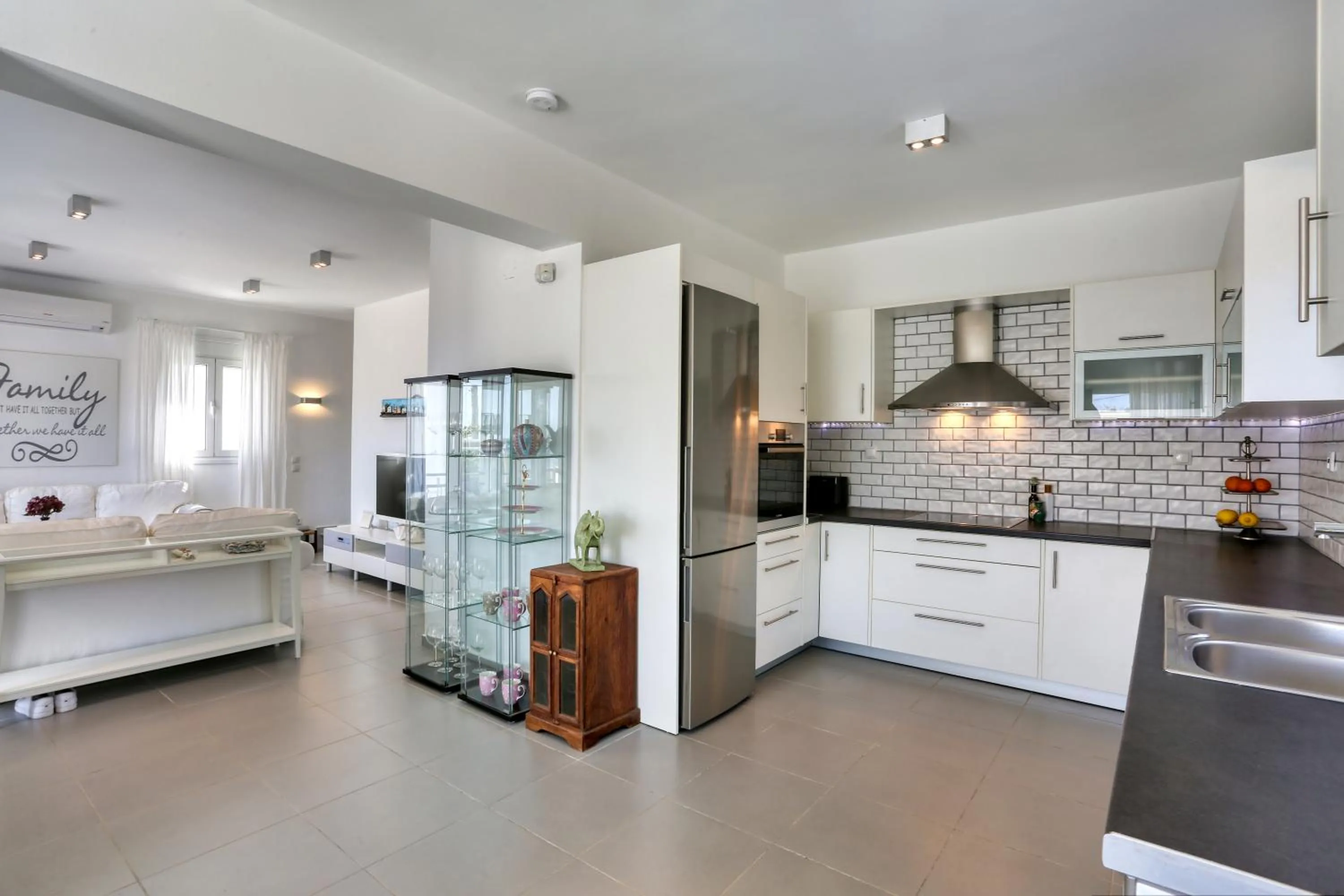 Helios Studios & Apartments