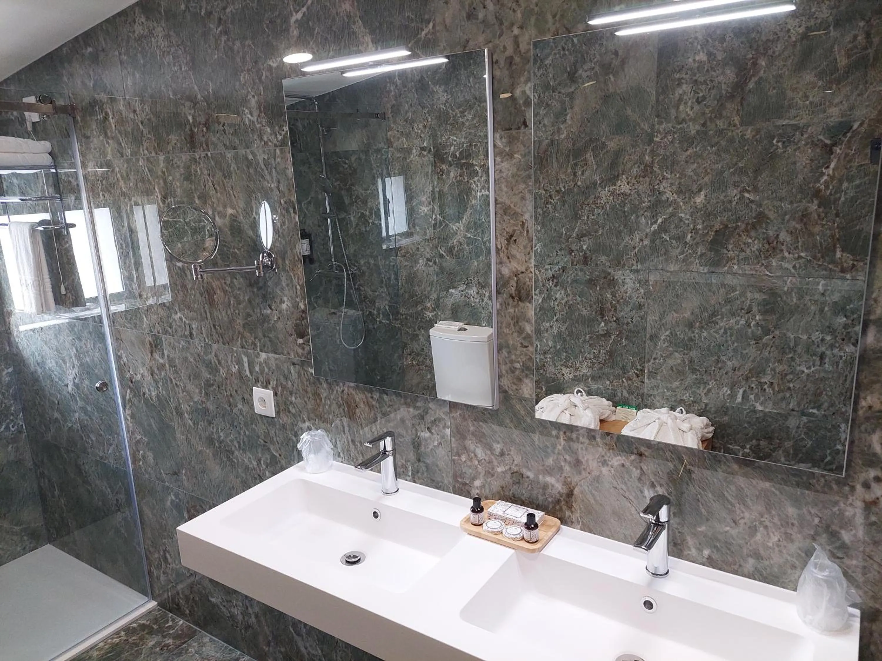 Hotel Feira Pedra Bela