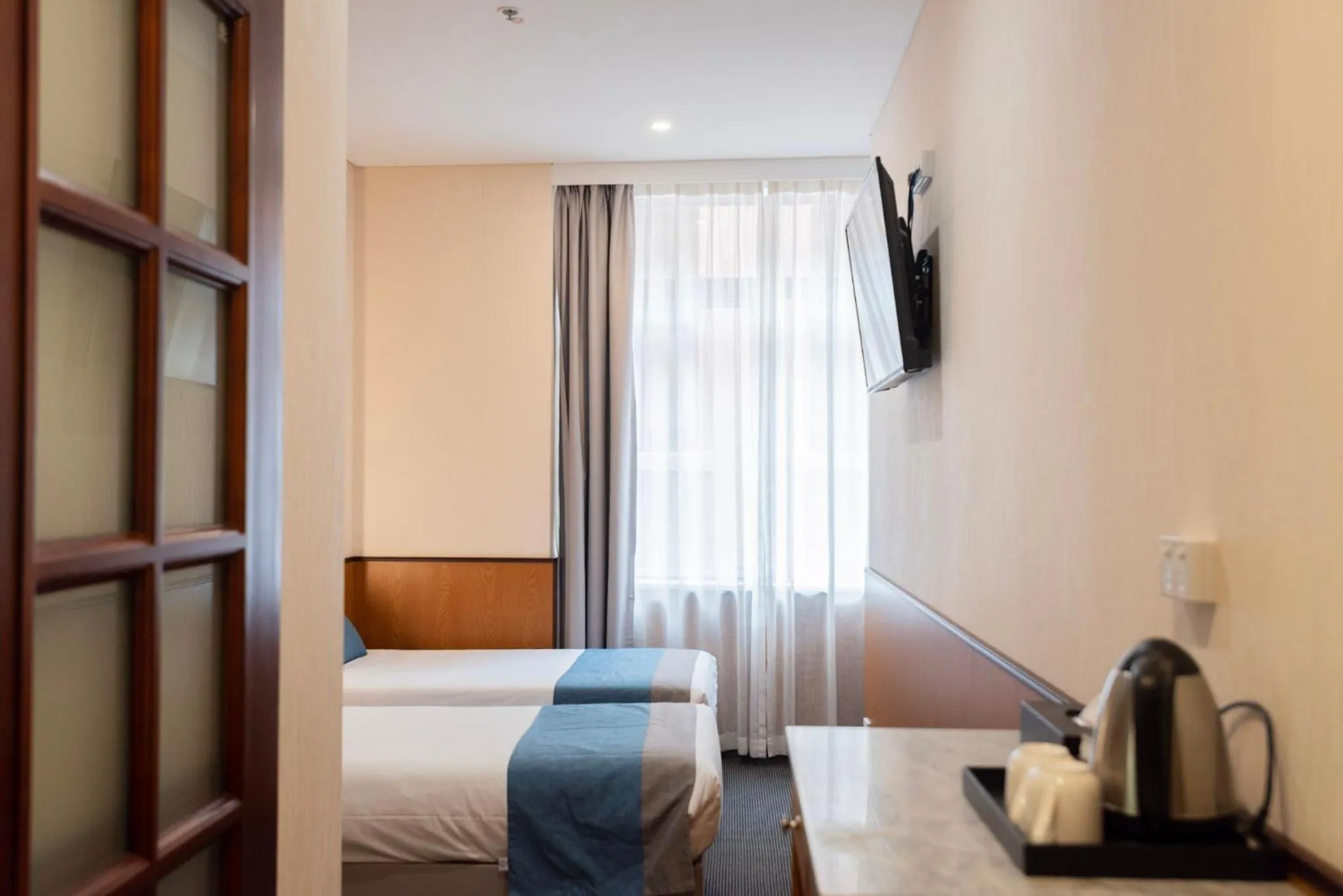 Bedroom, Bed in YEHS Hotel Sydney QVB