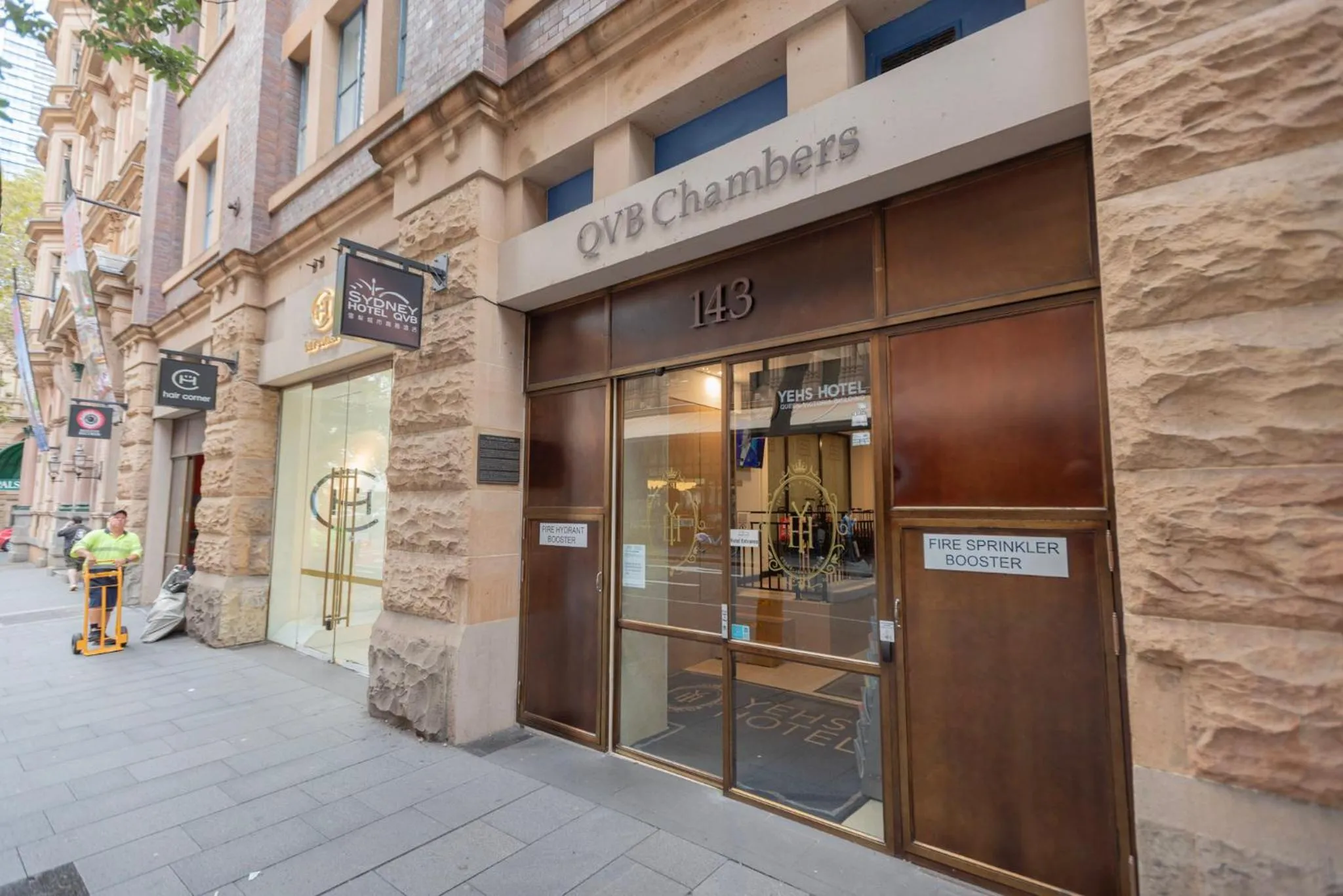Facade/entrance in YEHS Hotel Sydney QVB