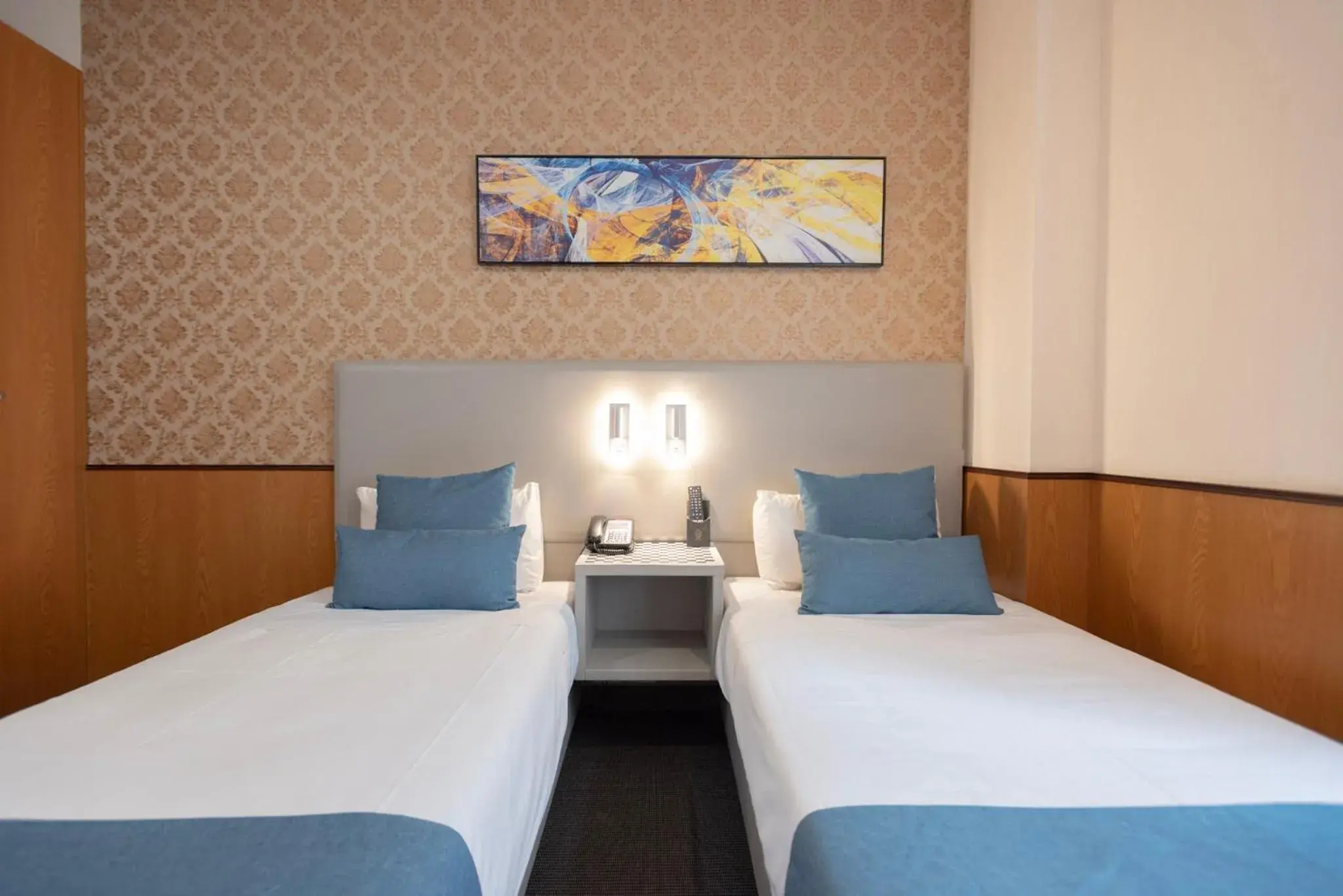 Standard Twin Room in YEHS Hotel Sydney QVB Standard Twin Room in YEHS Hotel Sydney QVB