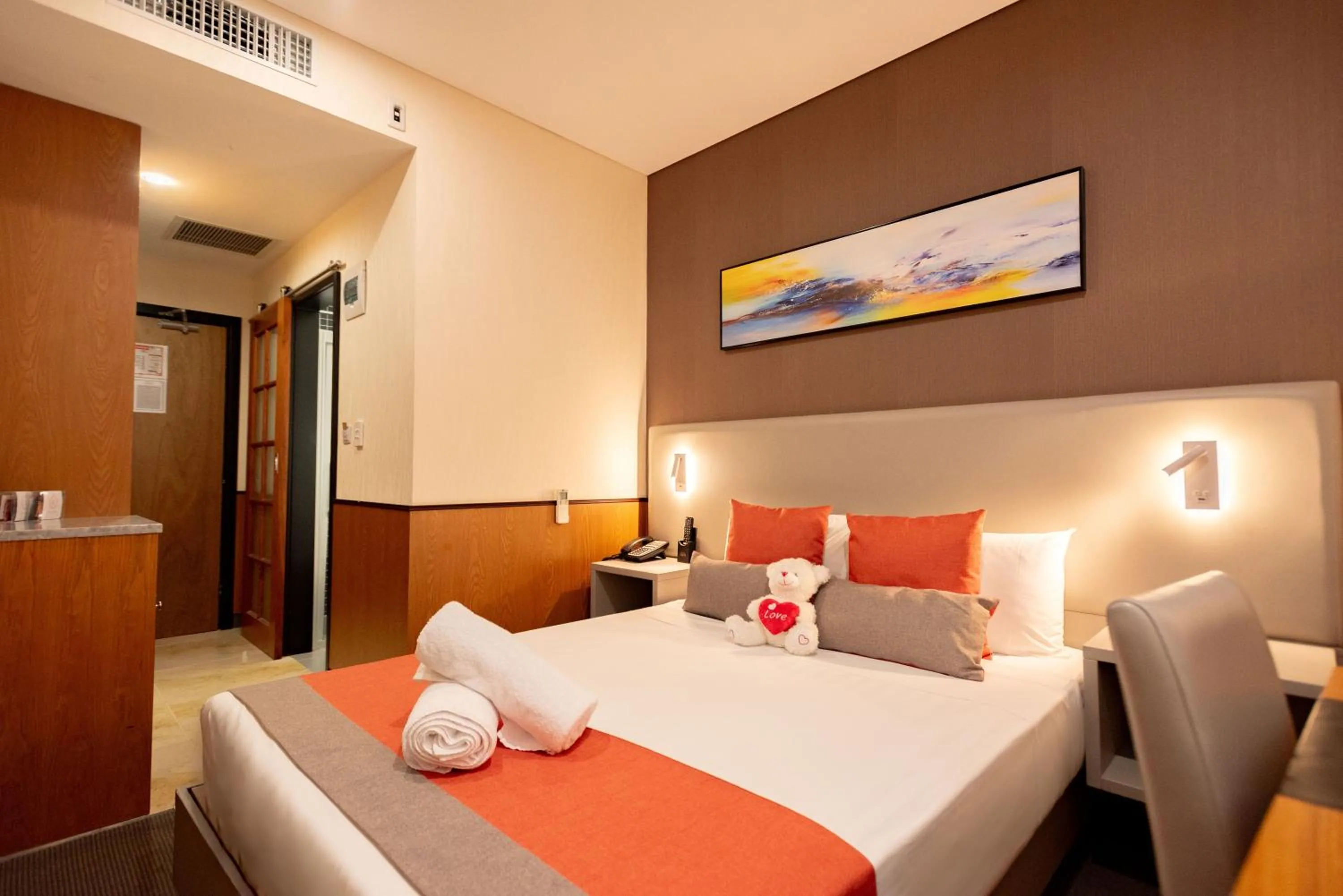 Bedroom, Bed in YEHS Hotel Sydney QVB