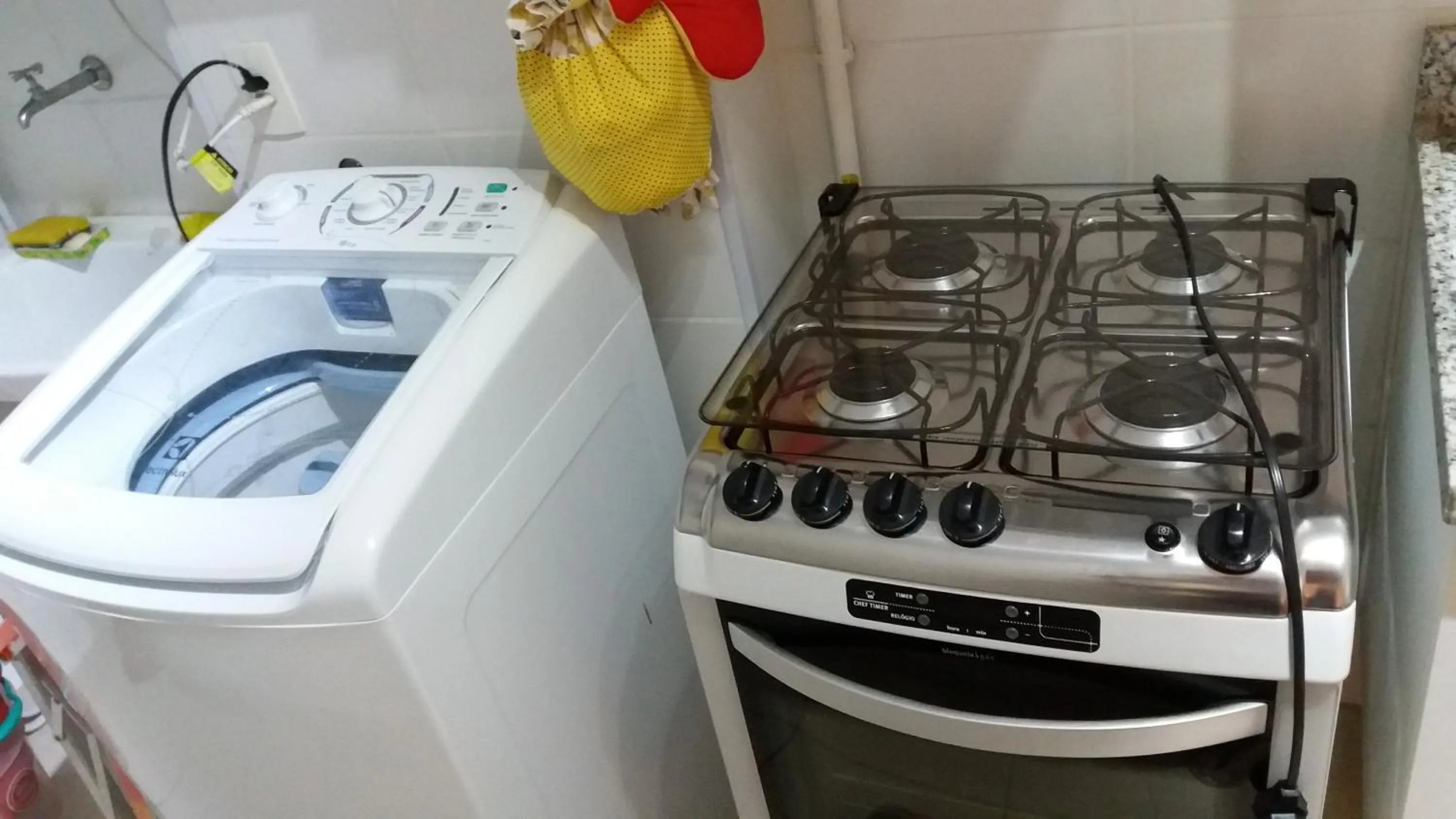 Kitchen or kitchenette in Ap 2 suítes perto Projac Riocentro Parque Olímpico Rock in Rio