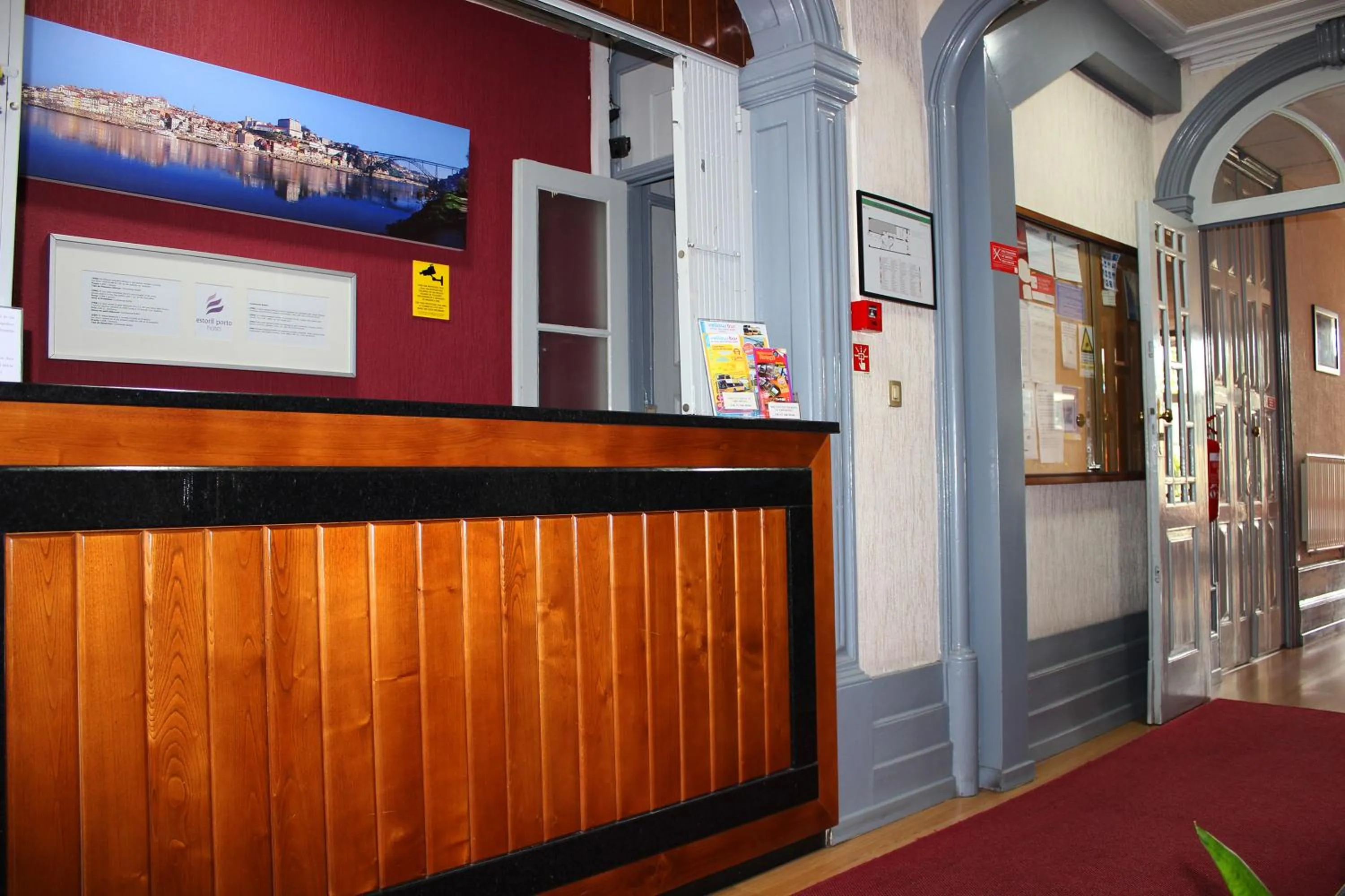 Lobby or reception in Hotel Estoril Porto