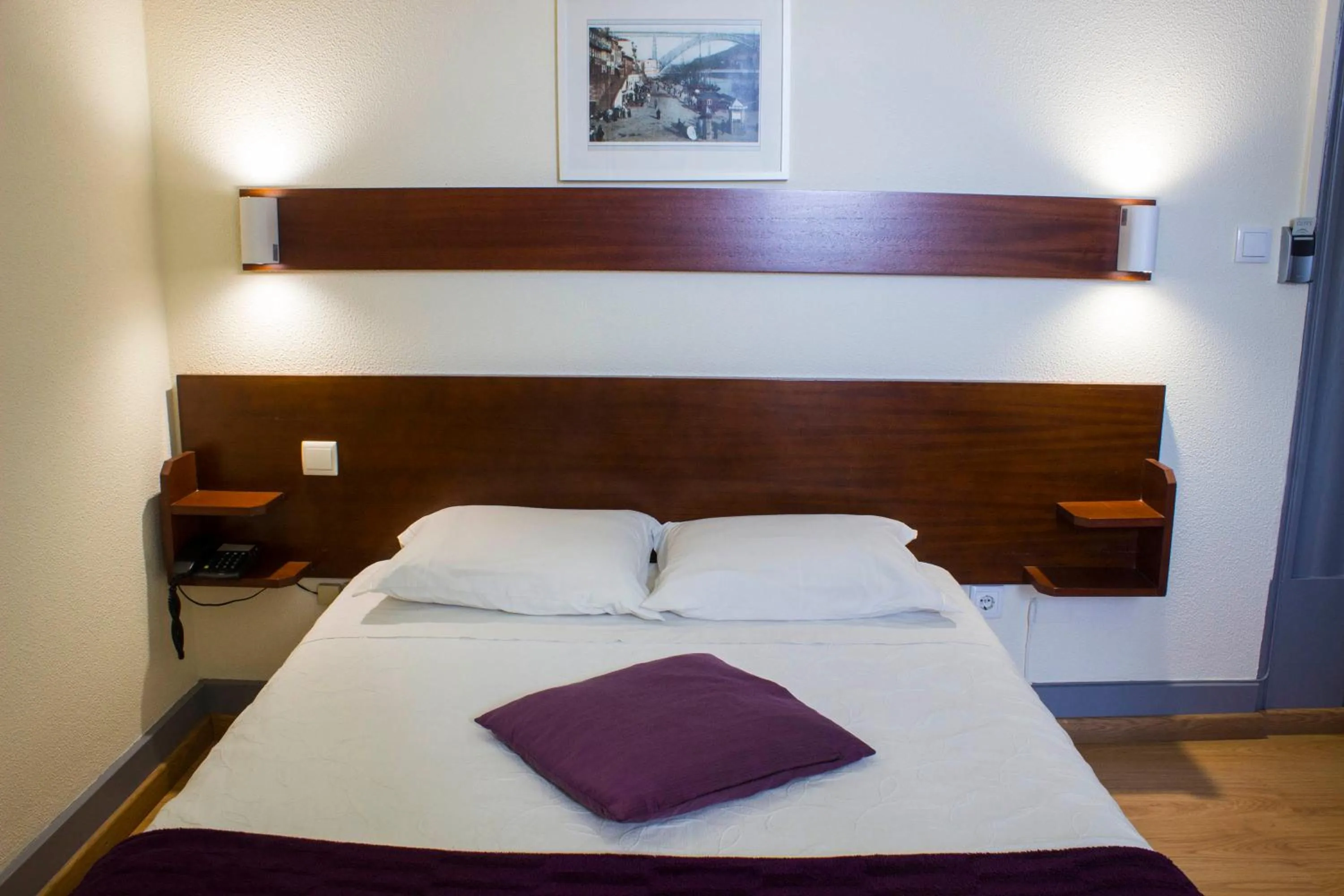 Bed in Hotel Estoril Porto