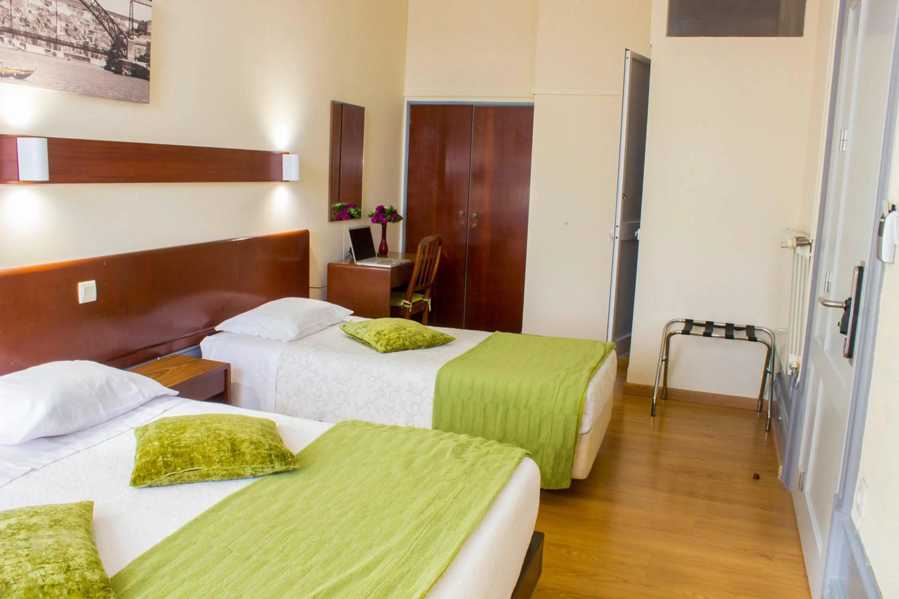 Bedroom, Bed in Hotel Estoril Porto