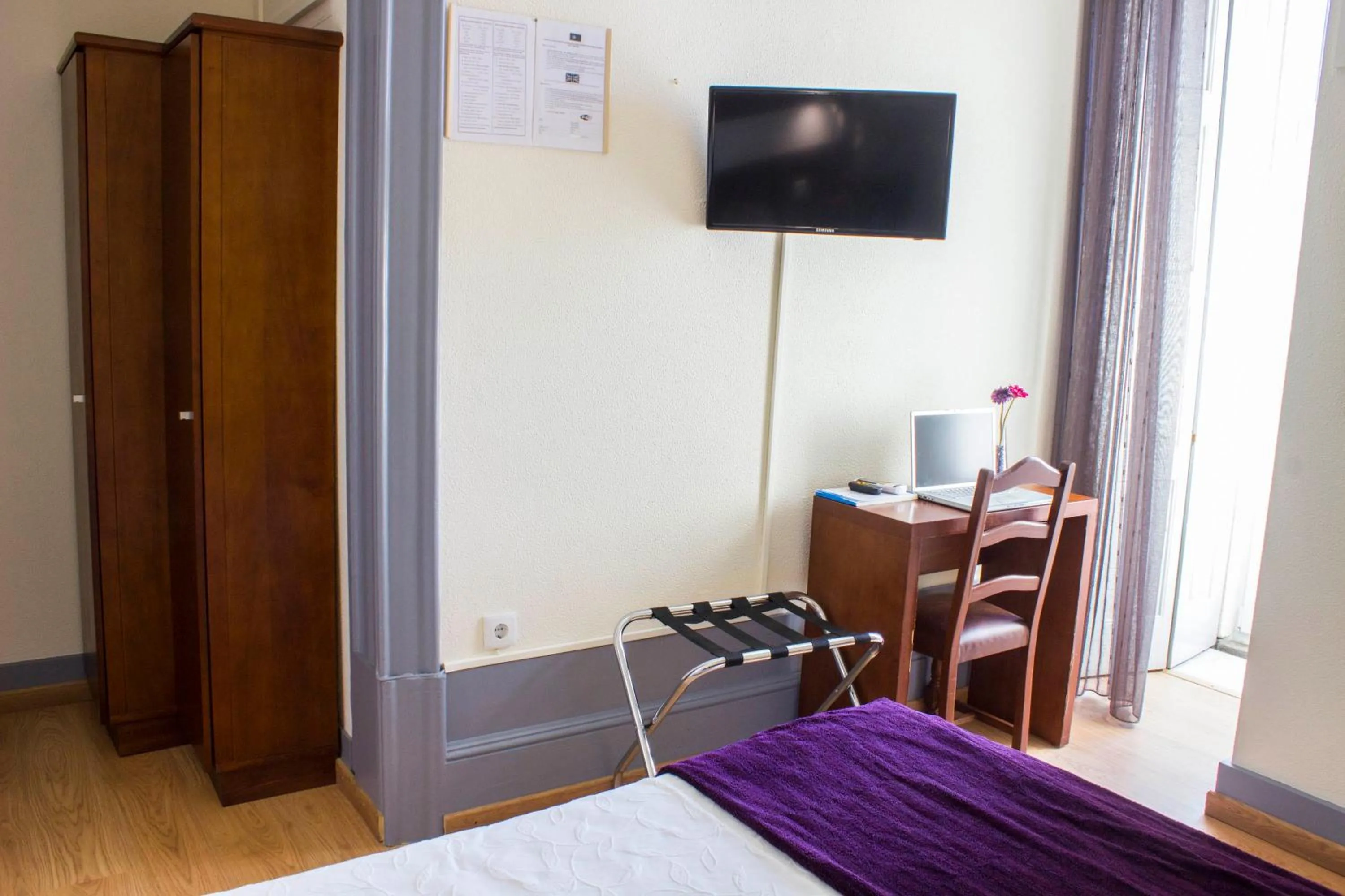 Bed in Hotel Estoril Porto