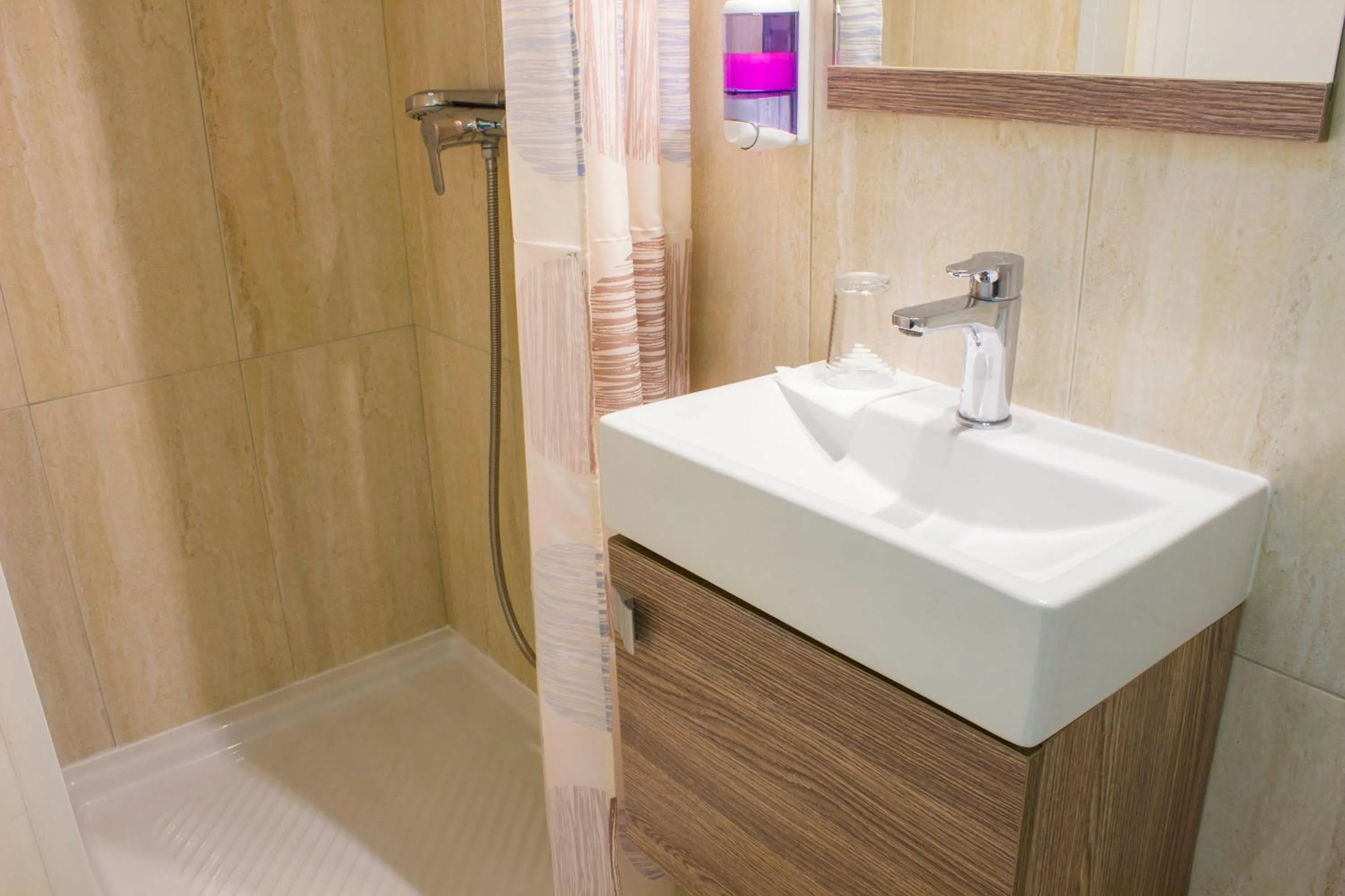 Bathroom in Hotel Estoril Porto